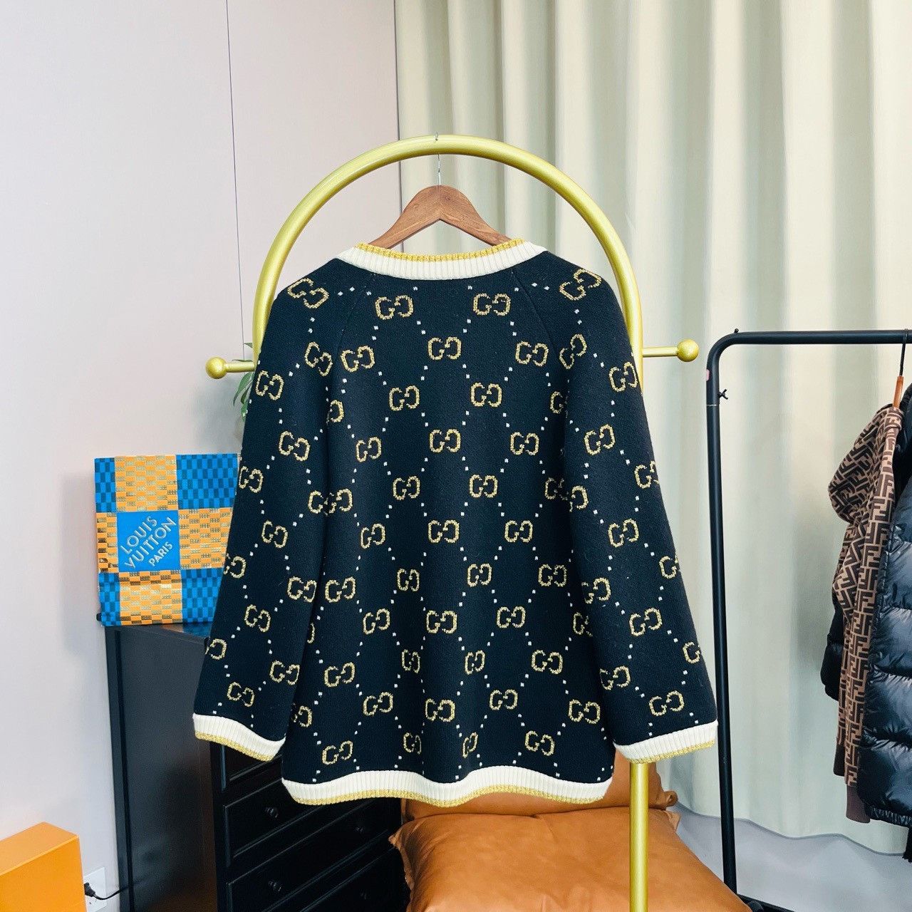Gucci Gucci Black gold full-printed cardigan sweater 2501-Nextarr Size US XXS / EU 40 - 2 Thumbnail