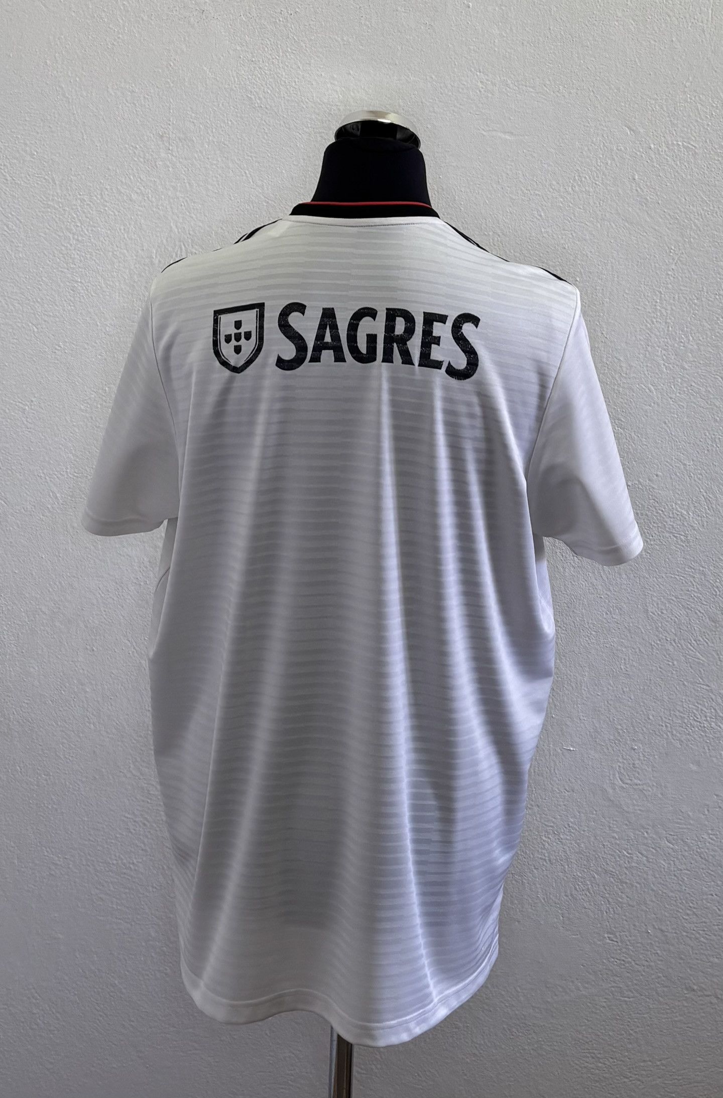 Adidas SL Benfica 2018/2019 Adidas Football Jersey Size XL Size US XL / EU 56 / 4 - 2 Thumbnail