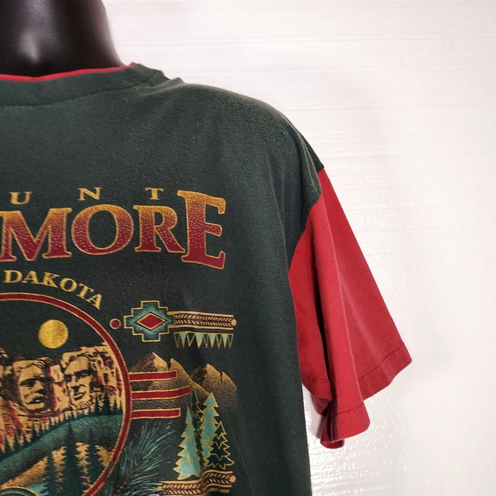 Vintage VINTAGE Mount Rushmore SD South Dakota Shirt XL Green Blue 90s 1990s VTG Logo Miller Total Tee Mens XLarge Shirt Men - 90s VTG Mt Rushmore Graphic? Size US XL / EU 56 / 4 - 4 Thumbnail