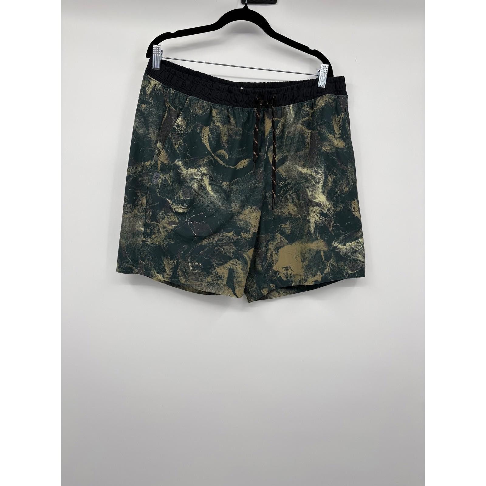 Rhone Rhone Pursuit 7-inch unlined shorts in a green/black camo XL Size US 36 / EU 52 - 1 Thumbnail