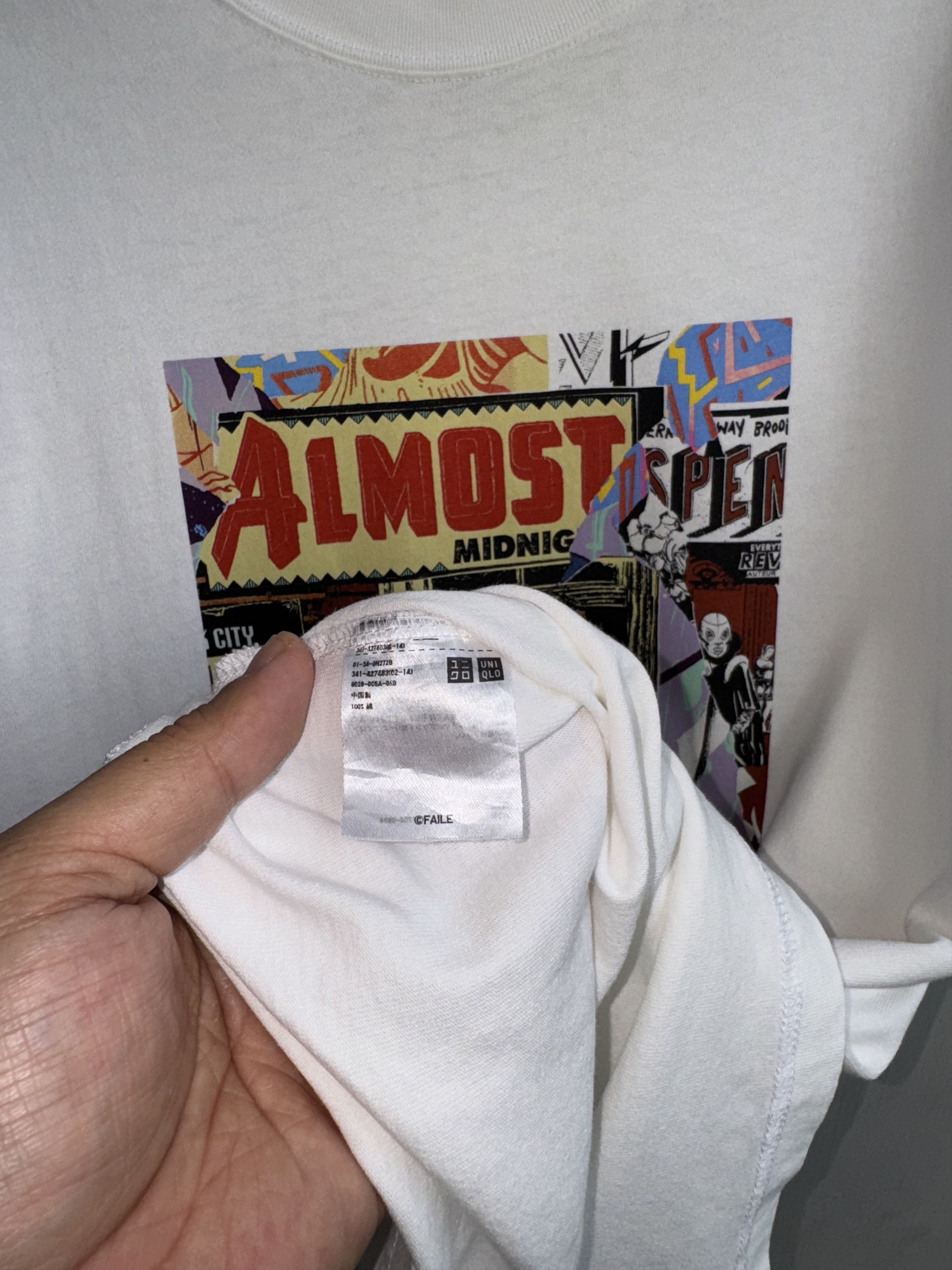 Uniqlo Urban Walls Faile Uniqlo Shirt Size US XL / EU 56 / 4 - 4 Thumbnail