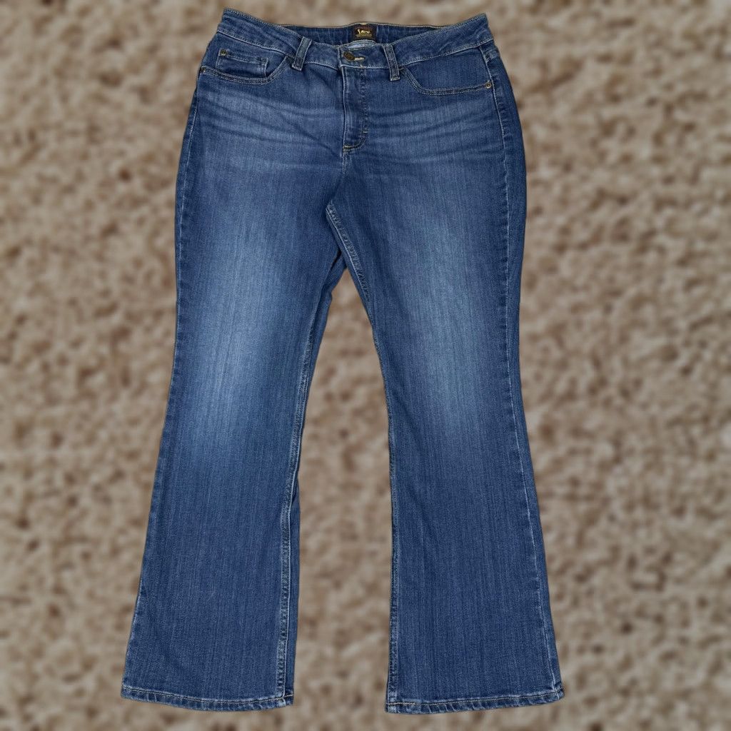 Lee Lee Jeans Womens Bootcut Jeans 12 Blue Mid Rise Stretch Denim 5-Pocket Solid Medium Wash Casual Fit Mens? Size 34" / US 12 / IT 48 - 1 Thumbnail