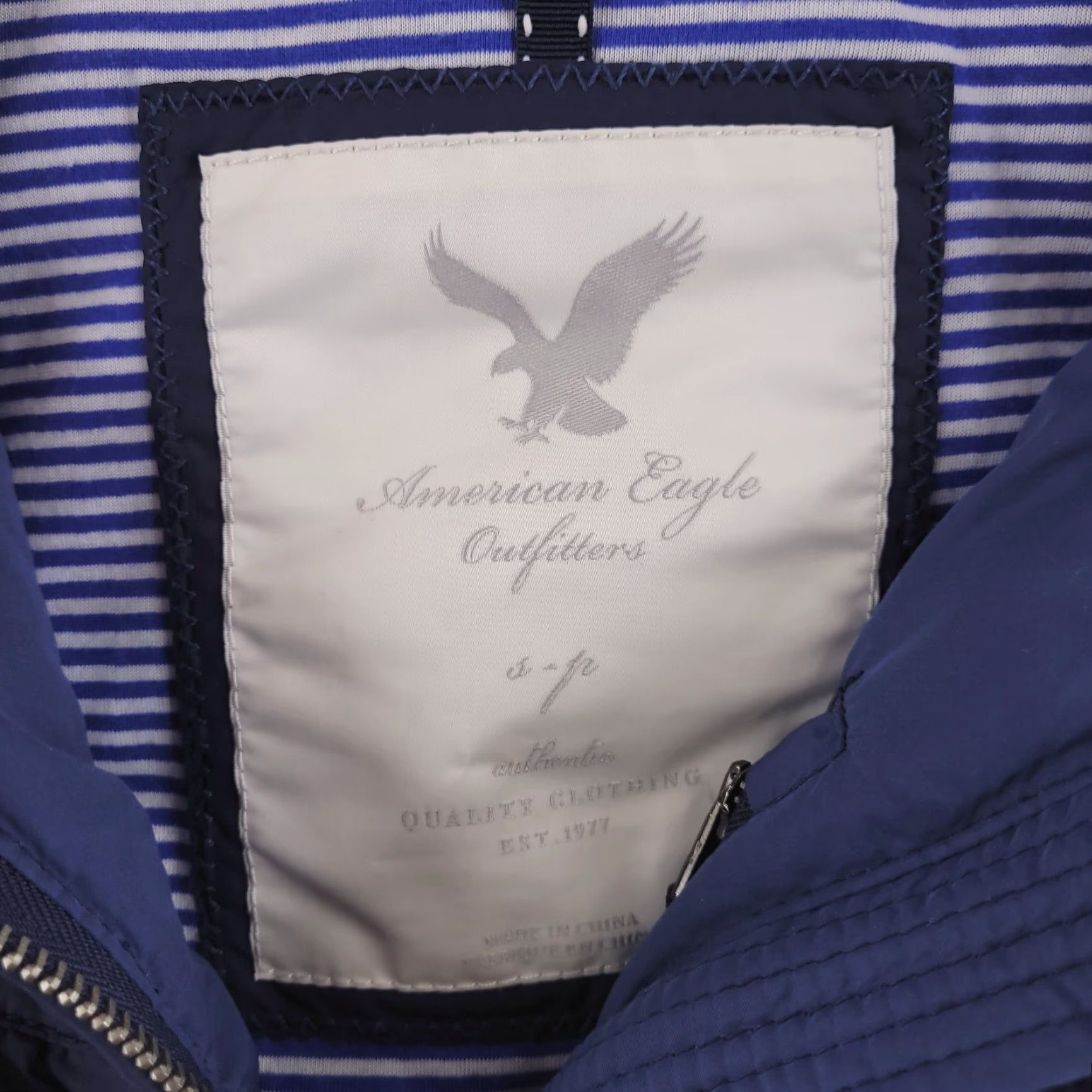 American Eagle Outfitters American Eagle Puffer Vest Womens Small Blue Sleeveless Jacket Size S / US 4 / IT 40 - 4 Thumbnail