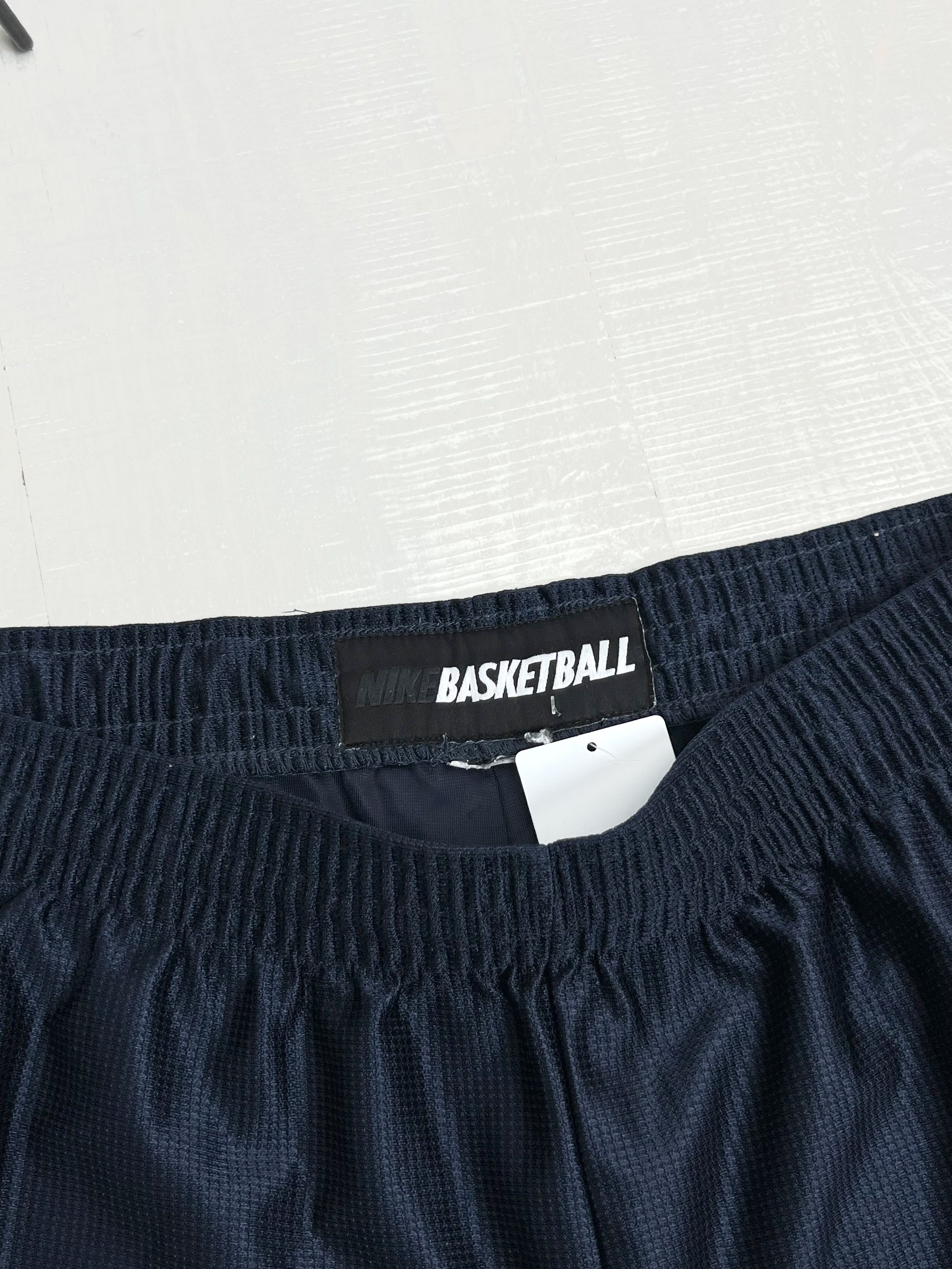 Nike × Vintage Nike Basketball vintage shorts Size US 38 / EU 54 - 4 Thumbnail