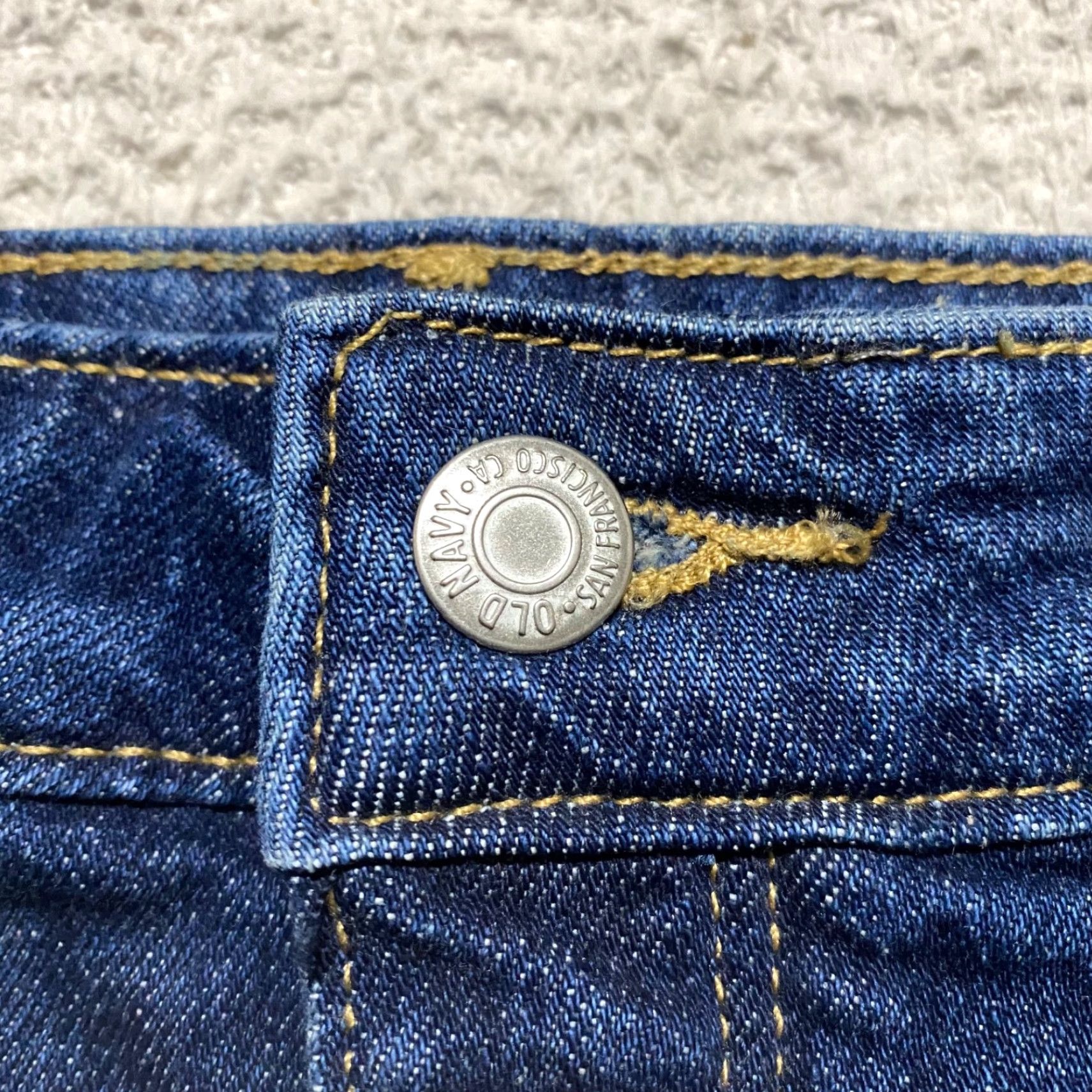 Old Navy NWT Old Navy Womens Skirt Denim Blue Dark Wash Mini High Rise 6 New with Tags Short Casual Pockets Button Front Size 28" / US 6 / IT 42 - 7 Thumbnail
