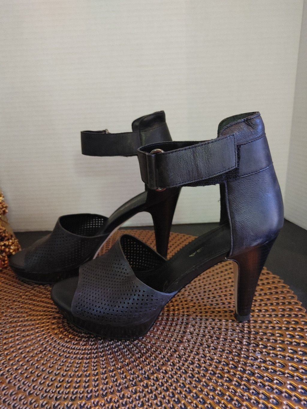 Other Via Spiga Marvel Heels Size 6.5M Size US 6.5 / IT 36.5 - 1 Thumbnail
