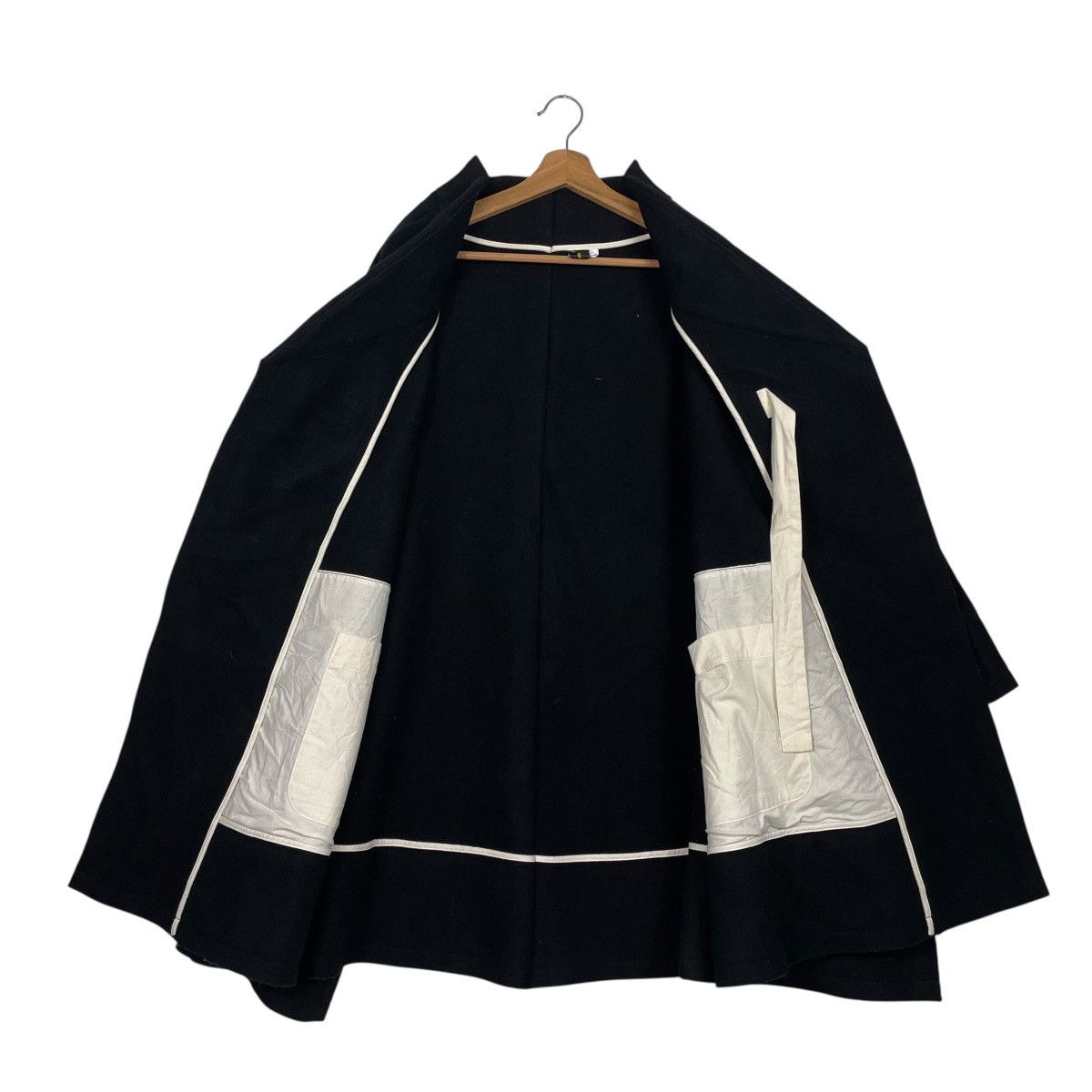 Comme des Garcons Comme Des Garcons Wool Cape Overcoat Size US S / EU 44-46 / 1 - 12 Thumbnail