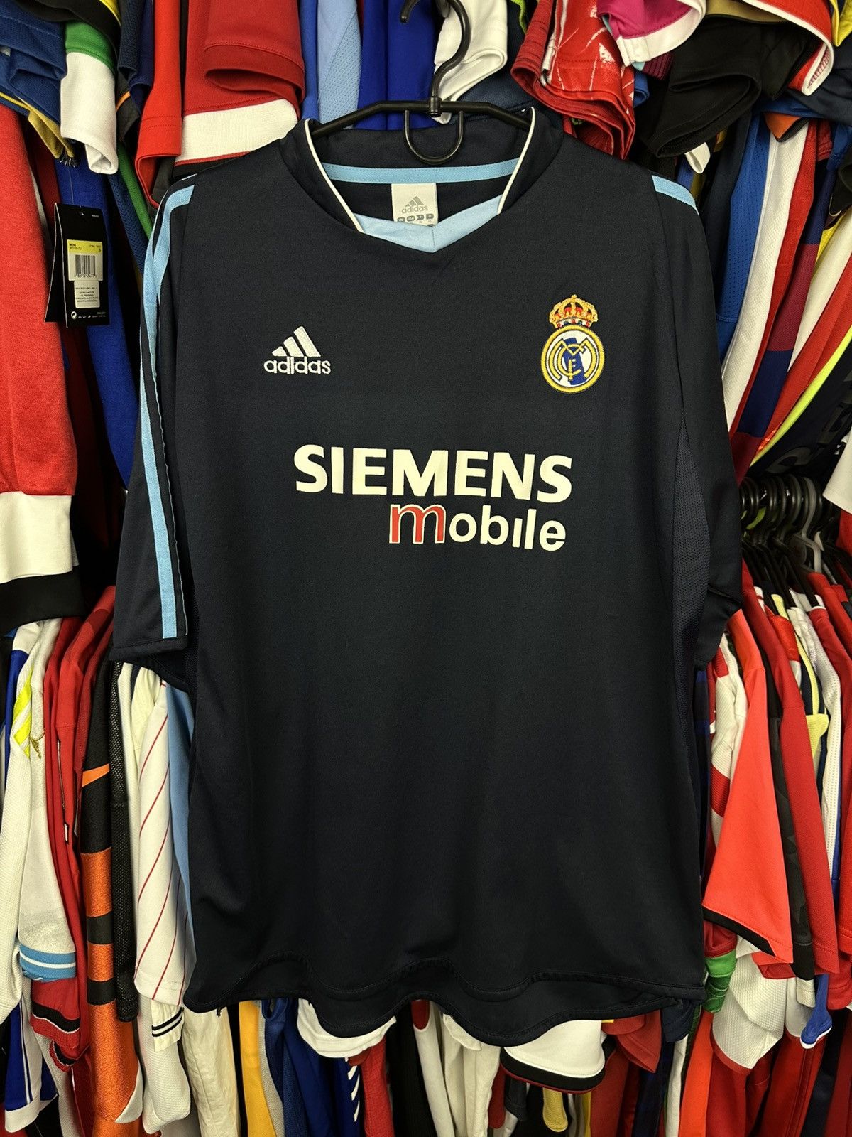 Adidas Vintage Real Madrid 2003-2004 away football shirt size XL Size US XL / EU 56 / 4 - 1 Thumbnail