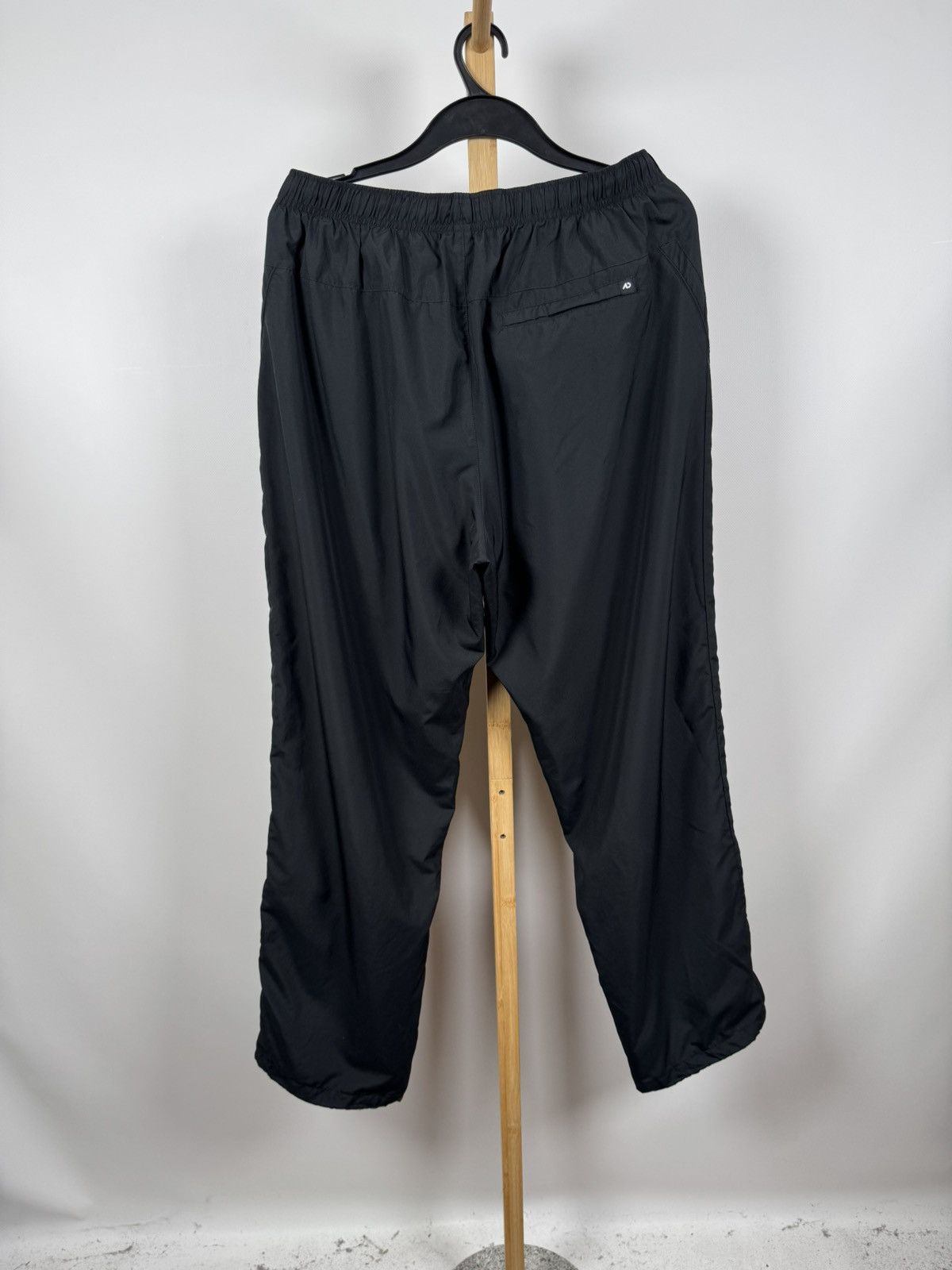 Nike Nike tracksuit bottoms, wide unisex XXL with no cuff. Size US 40 / EU 56 - 5 Thumbnail