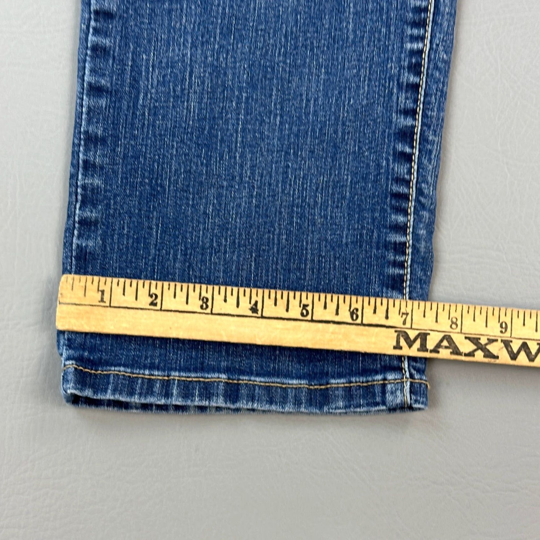 Levi's Levis 512 Jeans Women’s 12M 30x31 Blue Slimming Straight Leg Studded Size 34" / US 12 / IT 48 - 4 Thumbnail