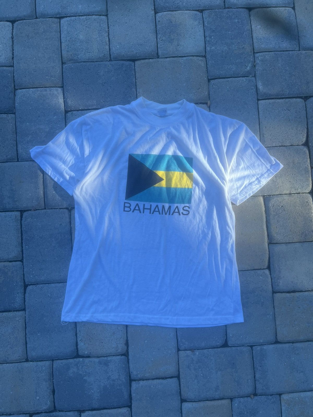Vintage Vintage 90s Bahamas Tee Size US L / EU 52-54 / 3 - 1 Thumbnail