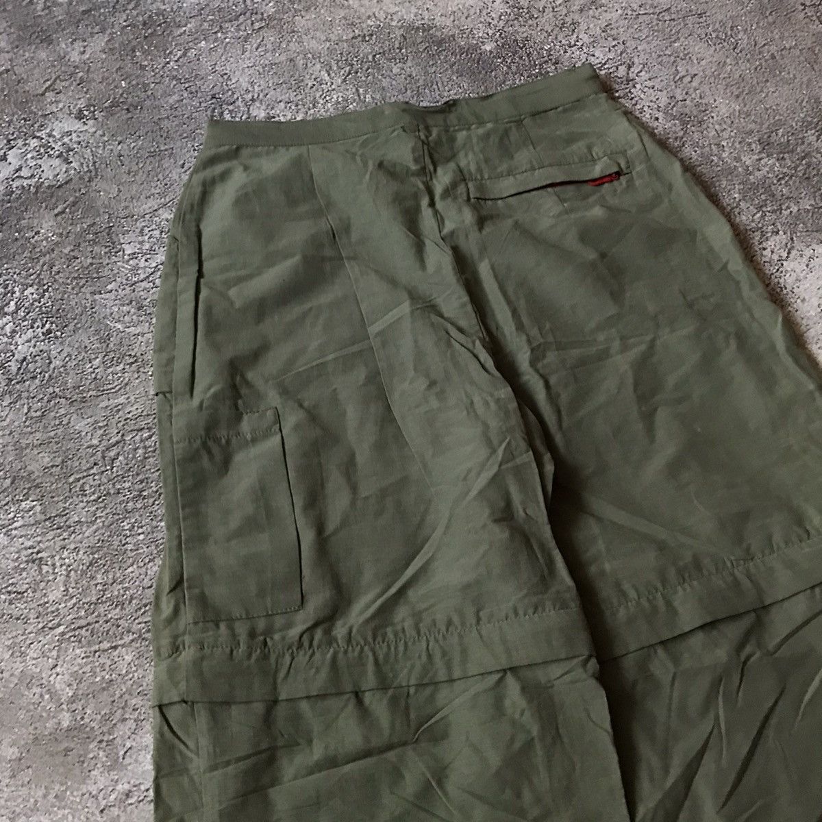 Vintage Vintage 90s Baggy Cargo Pants Olive Green Grunge Workwear 30 Size US 30 / EU 46 - 7 Thumbnail