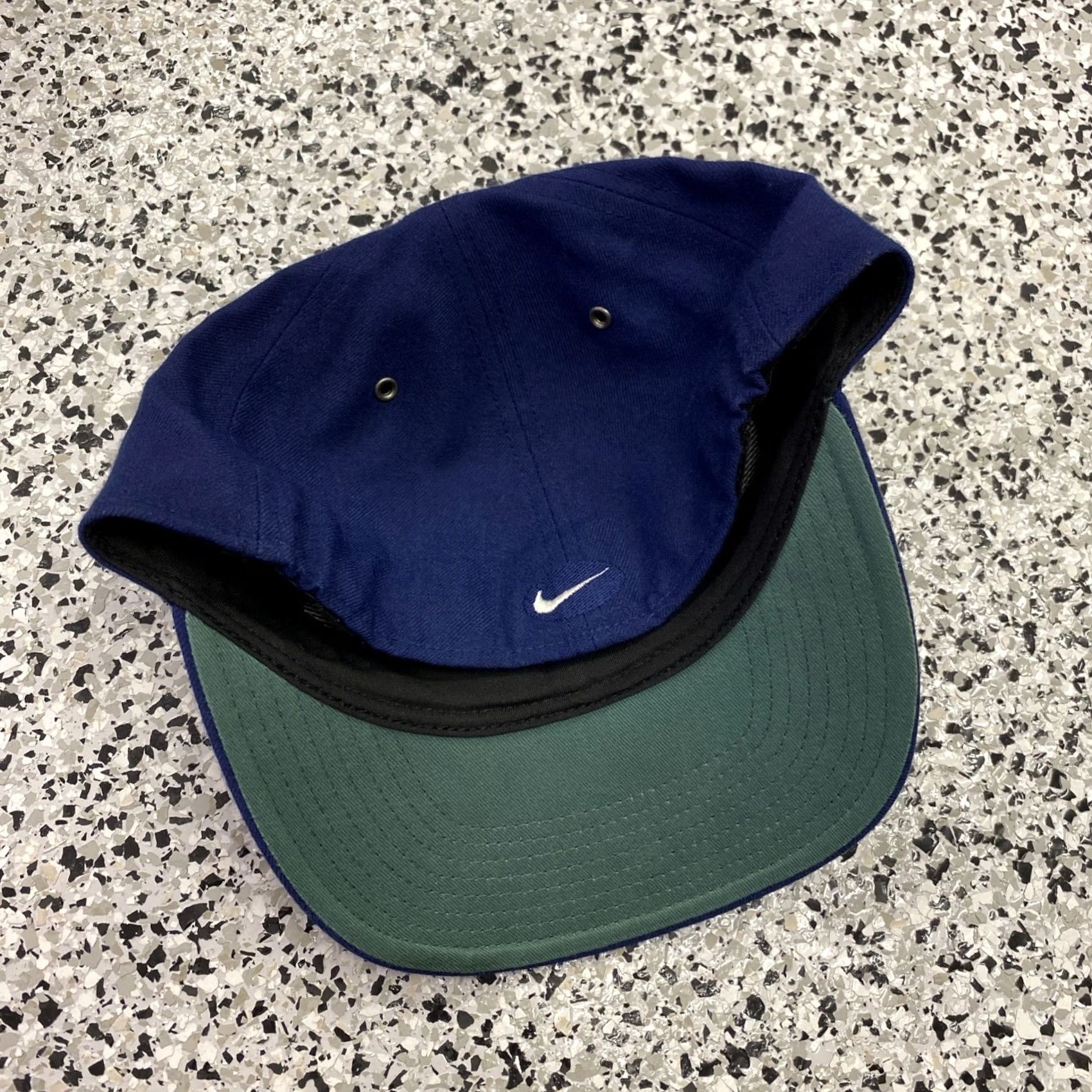 Nike VINTAGE Nike Hat One Size 90s Swoosh Navy Fitted Cap Wool blend Size ONE SIZE - 4 Thumbnail