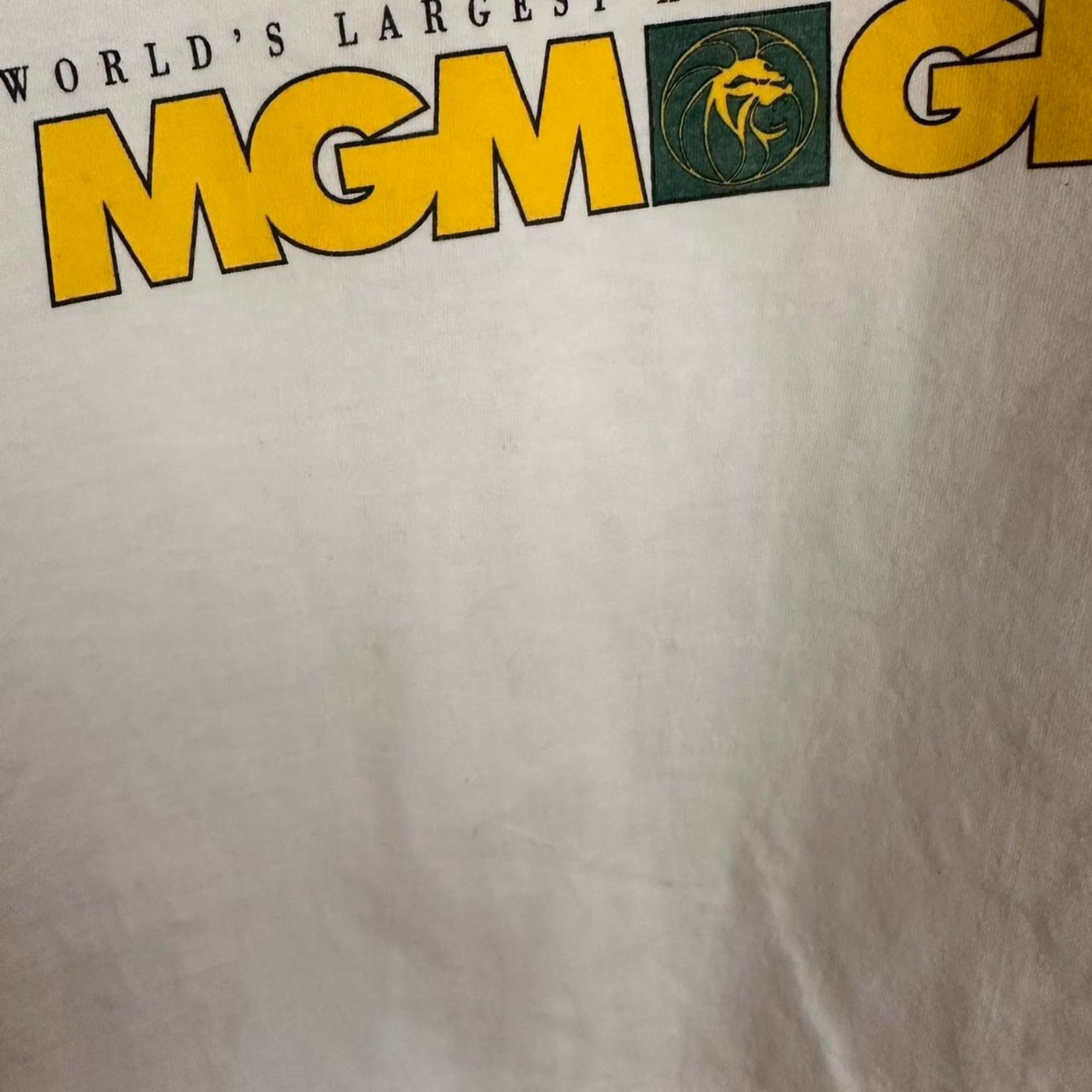 Vintage Vintage 1993 Wizard of Oz MGM Grand Shirt Size US XL / EU 56 / 4 - 7 Thumbnail