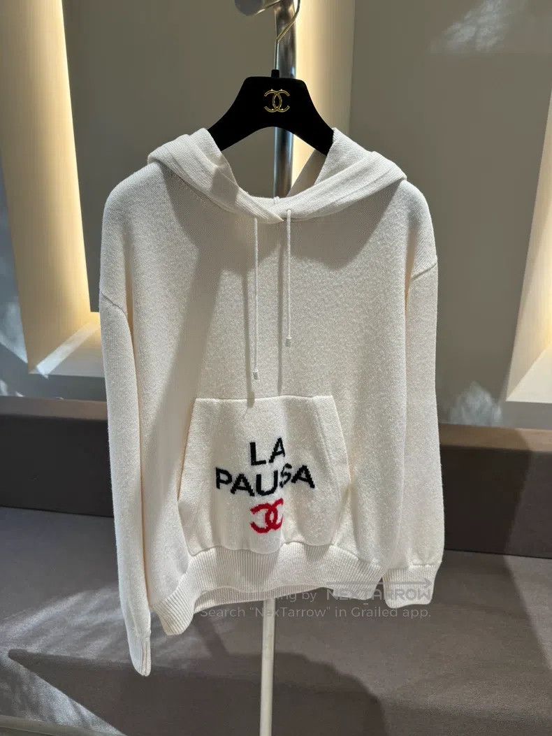 Chanel Chanel Cruise show white cashmere hooded sweater top sweat Size XXS / US 00 / IT 34 - 1 Thumbnail