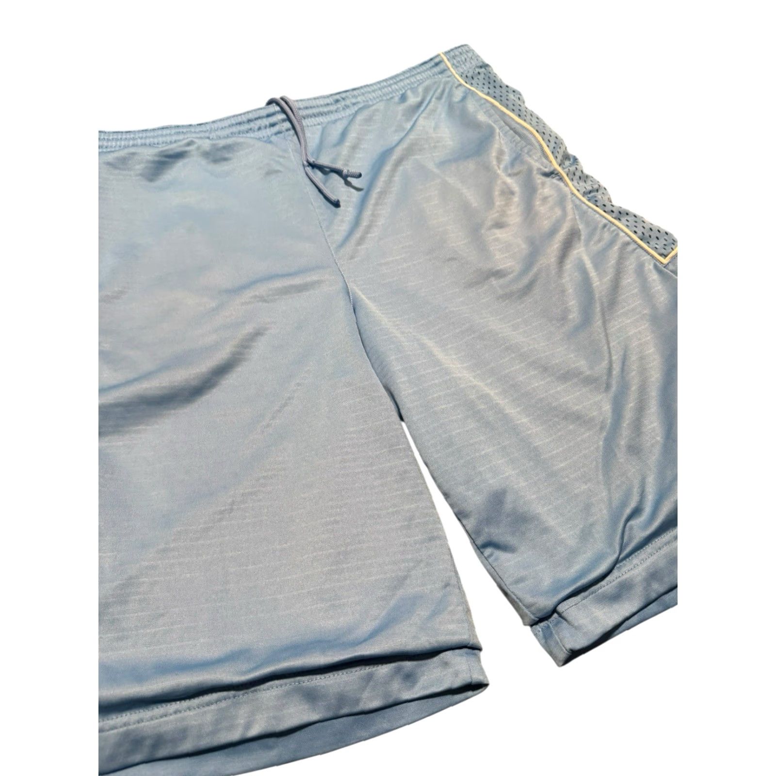 Nike VINTAGE Nike Kobe Bryant Sphere Dry Basketball Shorts University Blue L Men Athletic Shorts Size US 33 - 7 Thumbnail