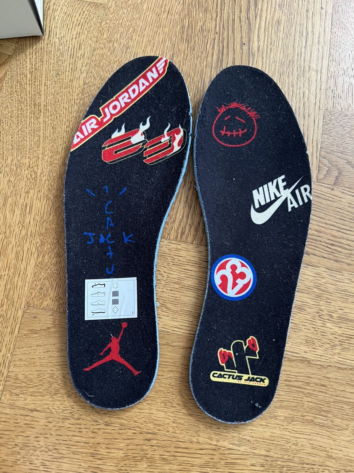 Jordan Brand × Travis Scott Jordan 1 Retro Low OG SP Travis Scott Olive Size US 11.5 / EU 44-45 - 11 Thumbnail