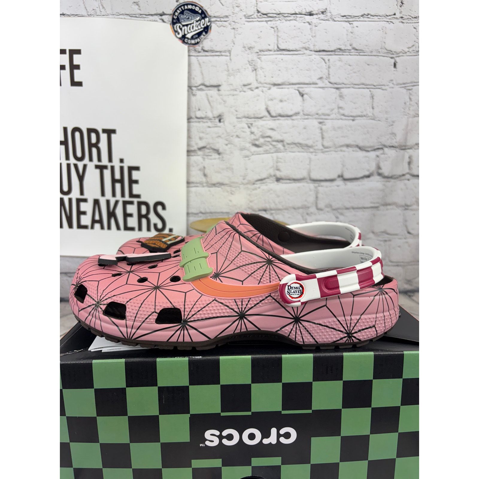 Crocs Crocs x Demon Slayer Nezuko Anime Clog Mens 14 Pink Green Size US 14 / EU 47 - 3 Thumbnail
