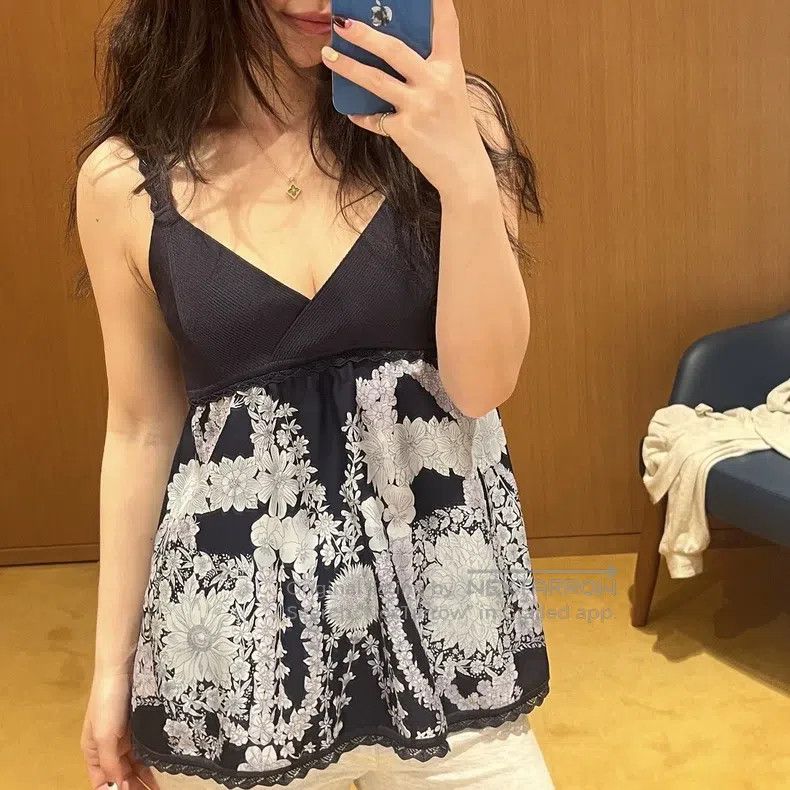 Hermes Hermes Lace Camisole Size XS / US 0-2 / IT 36-38 - 1 Thumbnail