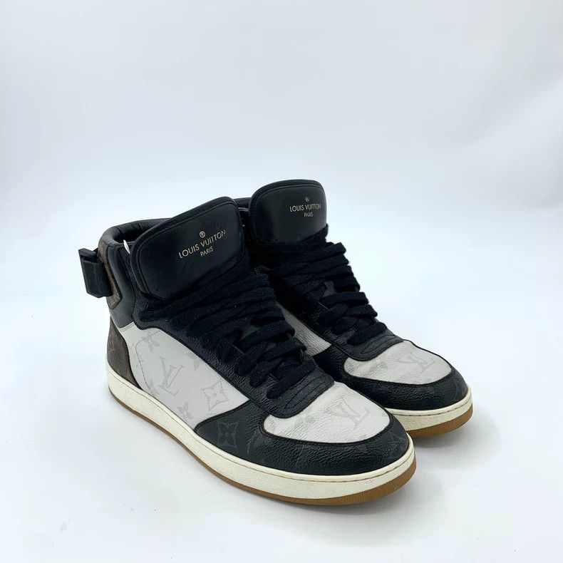 Louis Vuitton Louis Vuitton Black logo presbyopic lace-up casual sports Size US 7 / EU 40 - 2 Thumbnail