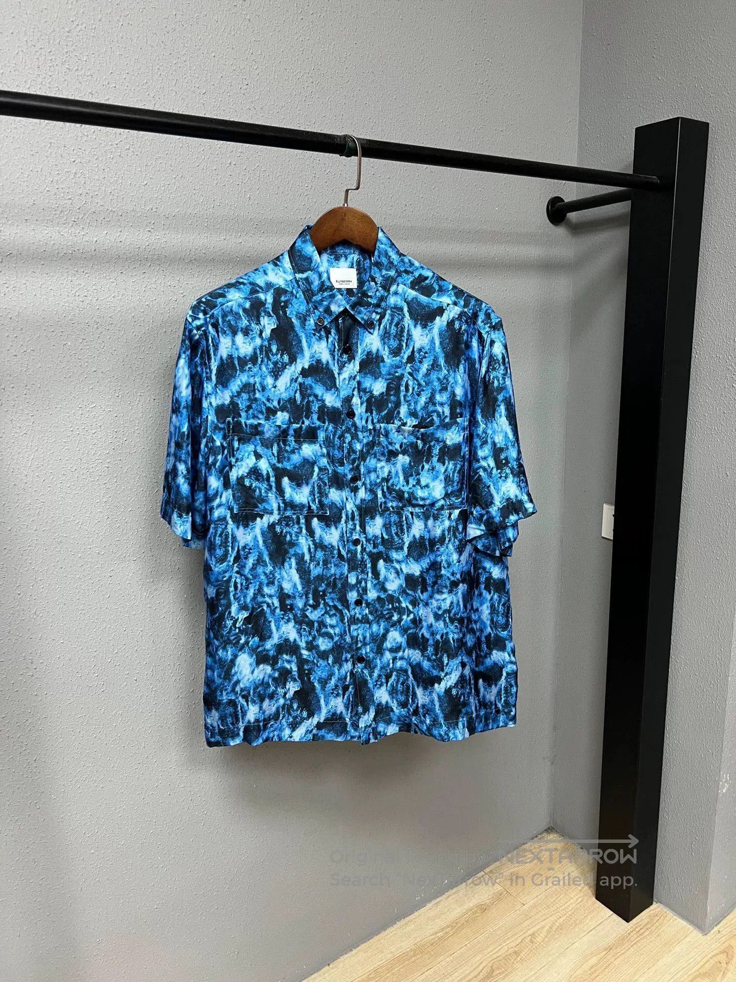 Burberry burberry silk ocean shirt in blue. Size US M / EU 48-50 / 2 - 1 Thumbnail