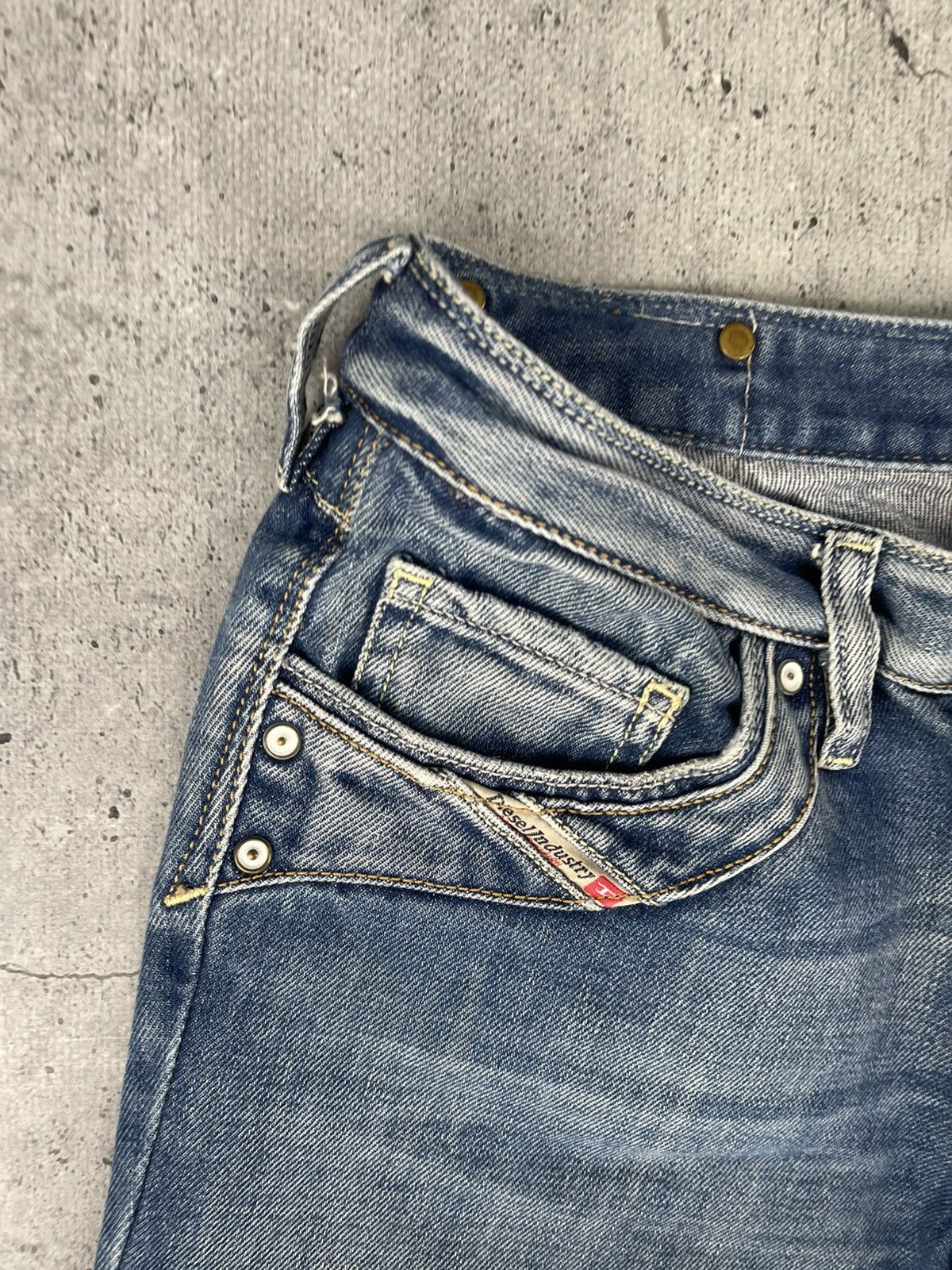 Diesel Vintage Diesel Jeans Flared Denim Designer Luxury rare Size US 27 - 6 Thumbnail