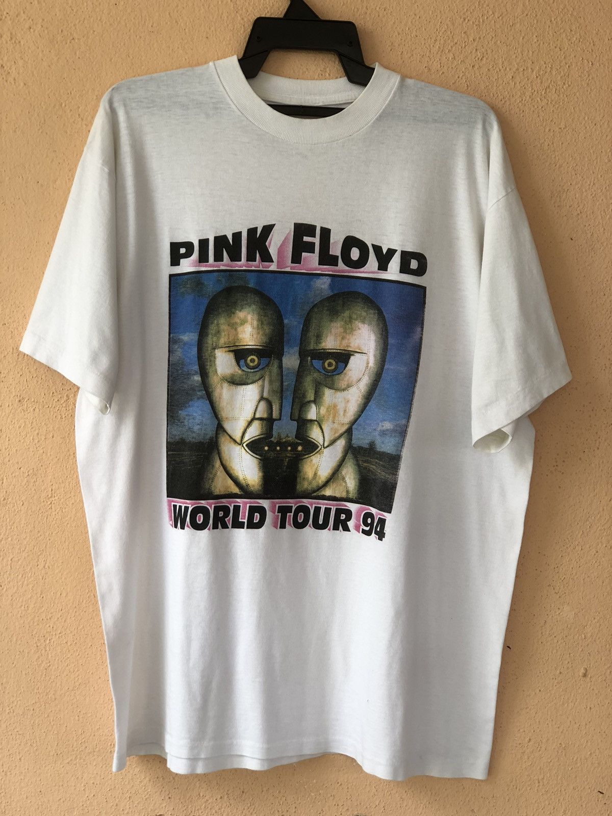 Band Tees × Pink Floyd × Vintage Vintage 90s PINK FLOYD World Tour 94 Band Tee Size US XL / EU 56 / 4 - 1 Thumbnail