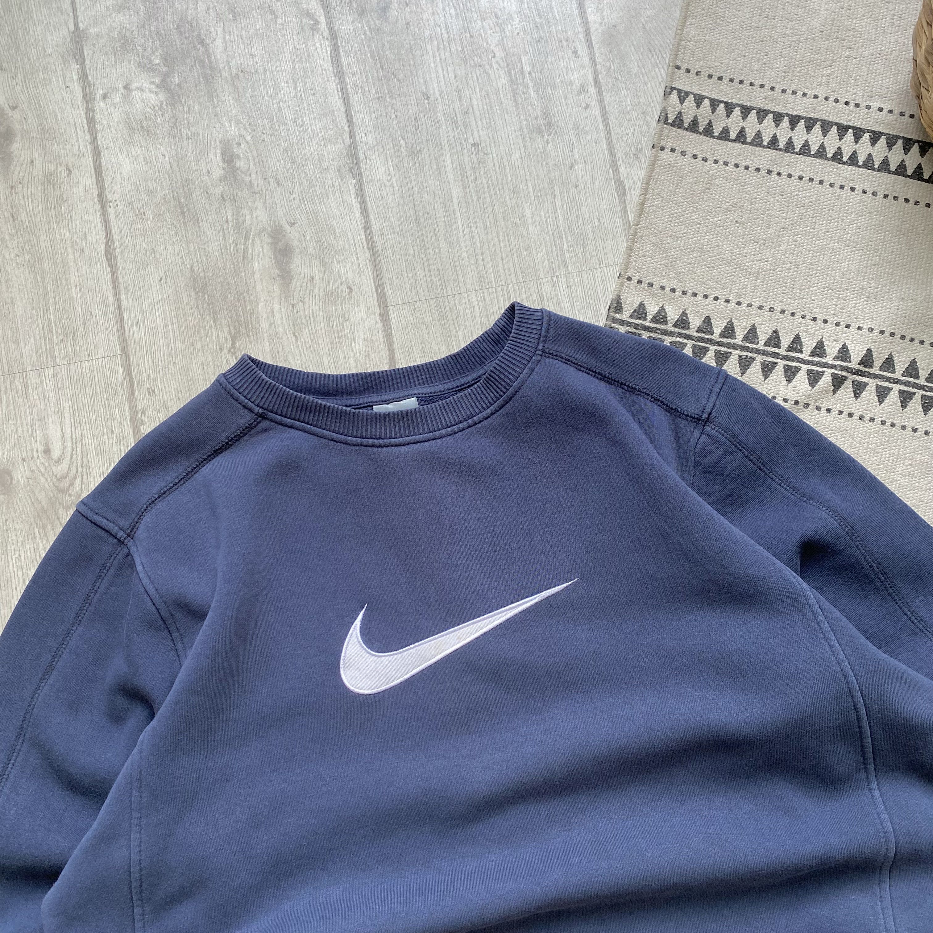 Nike Vintage 90s Faded Nike Sweatshirt center logo Swoosh Size US L / EU 52-54 / 3 - 2 Thumbnail
