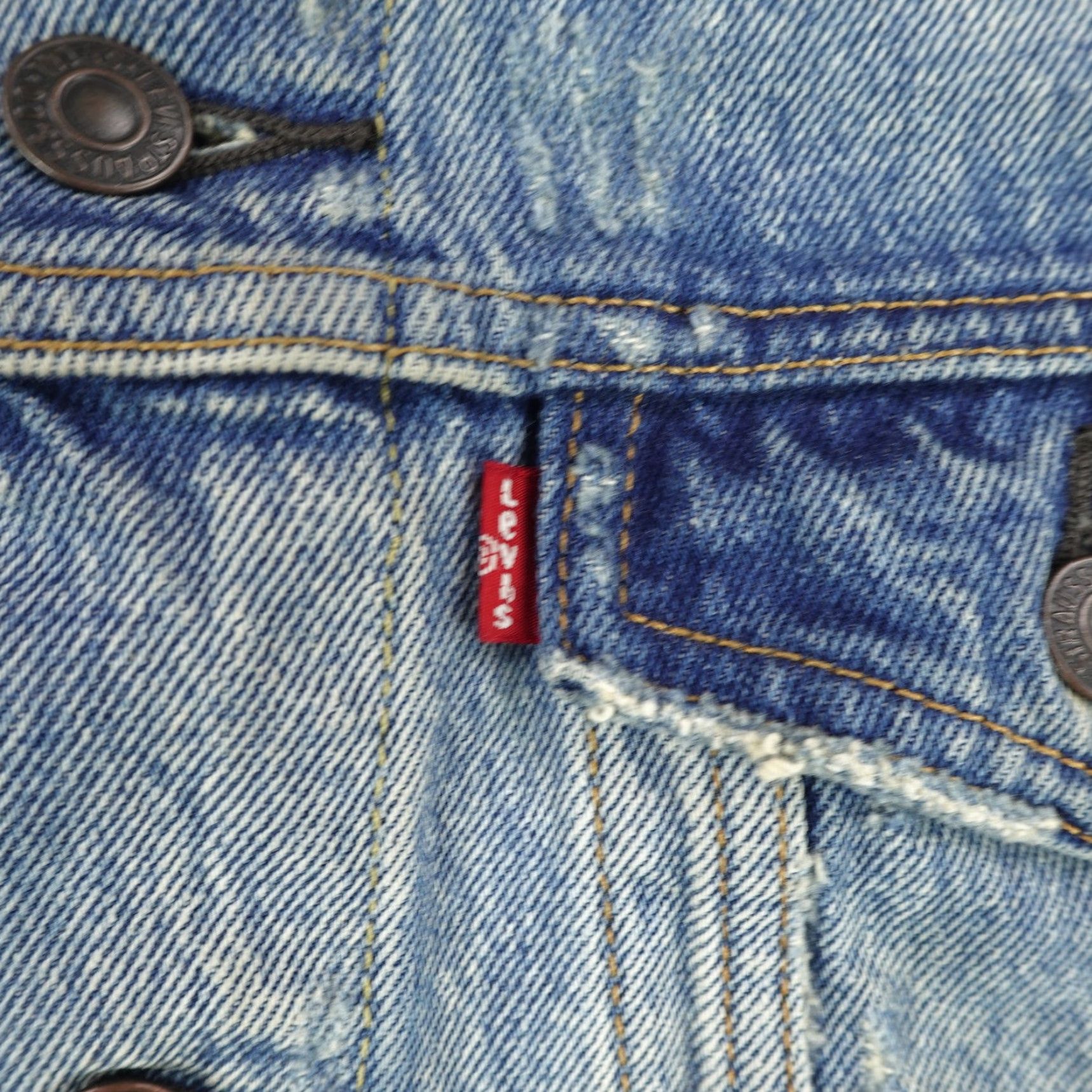 Levi's VINTAGE Levi's Jacket Shirt Denim Trucker S Blue 90s Style Mens Small Distressed Red Tab Button Up Mens Size US 29 - 5 Thumbnail