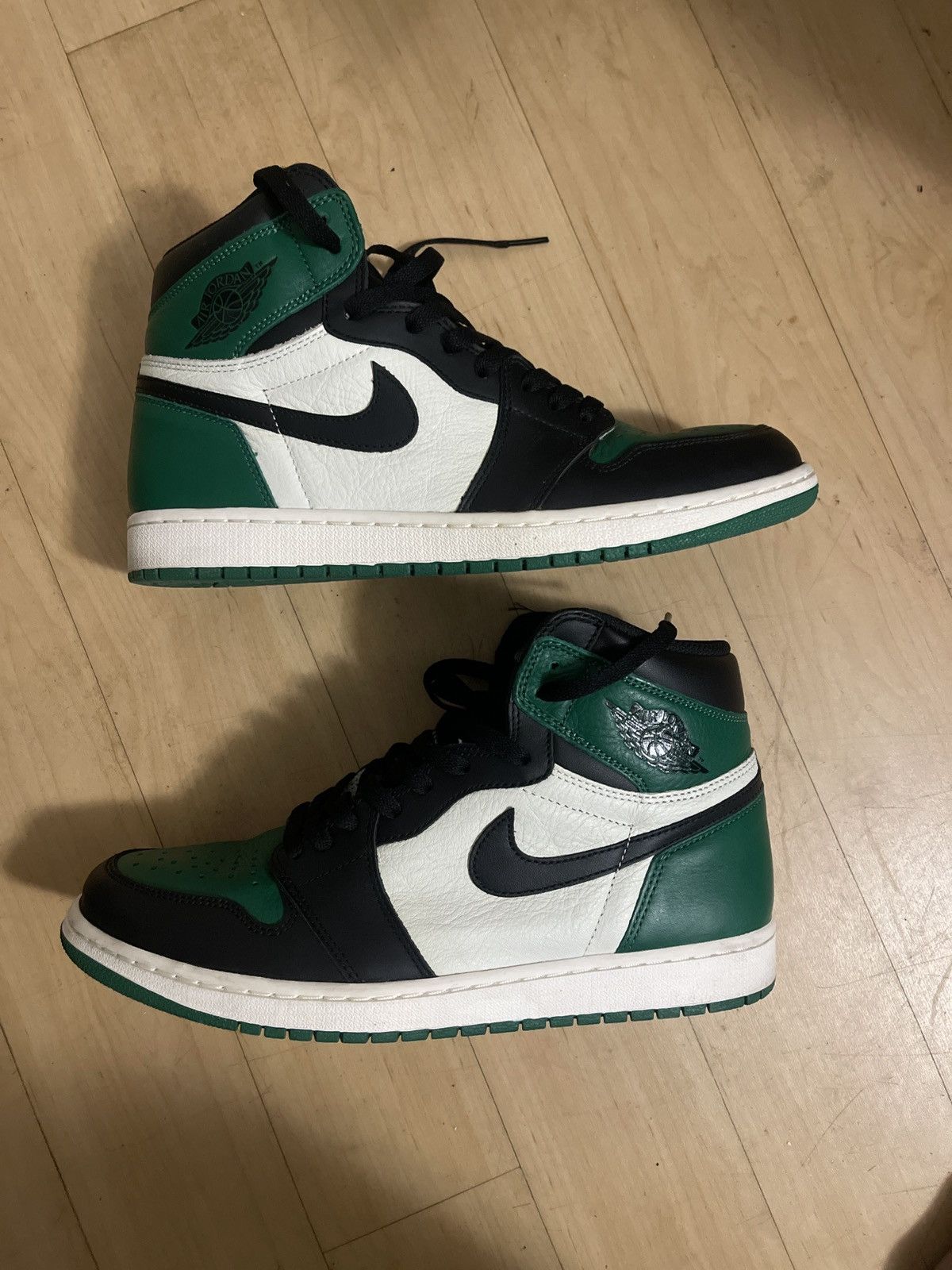 Jordan Brand Air Jordan 1 ‘Pine Green’ Size US 11.5 / EU 44-45 - 1 Thumbnail