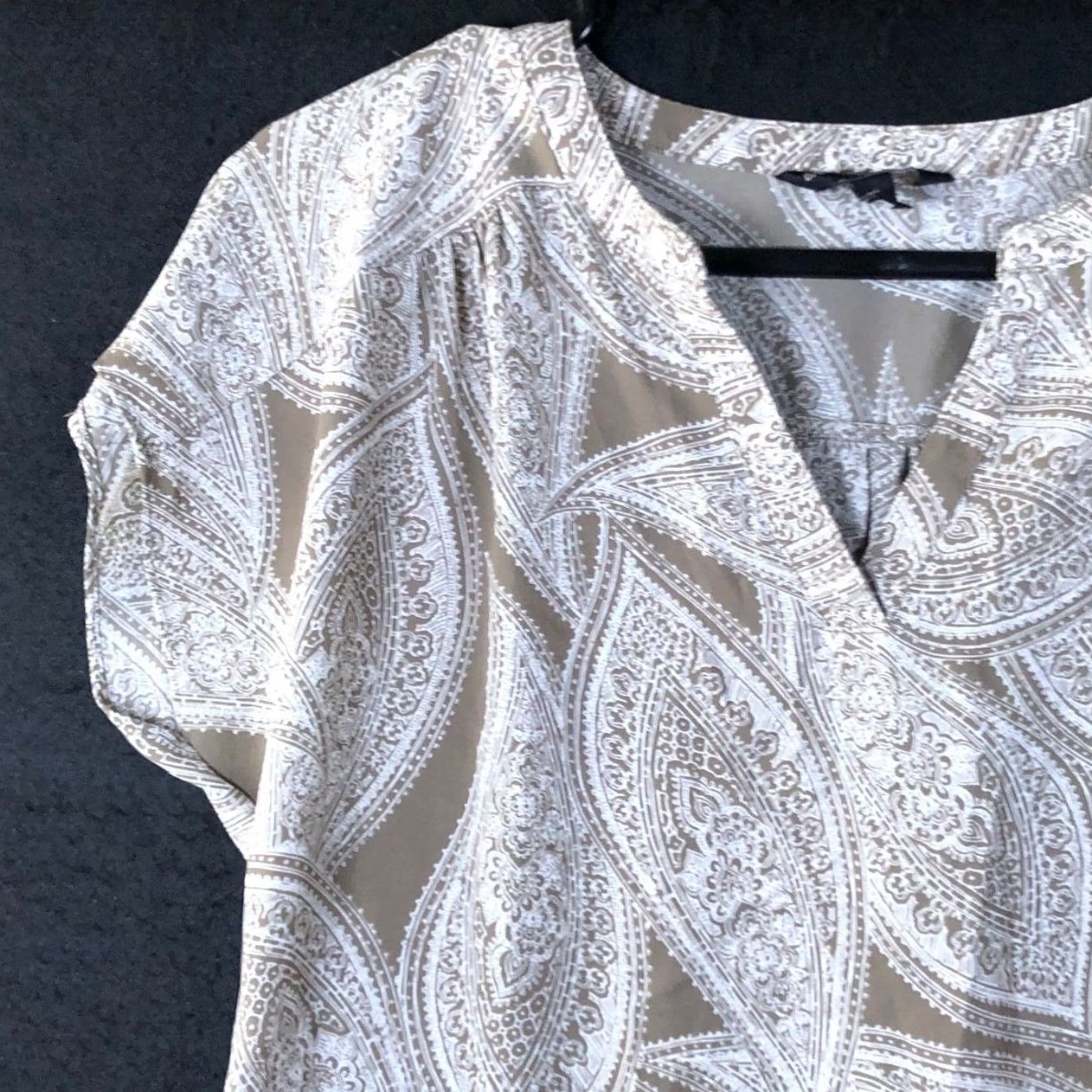Banana Republic Banana Republic Womens Shirt Brown Cream Leaf Print V Neck Short Sleeve XS Size XS / US 0-2 / IT 36-38 - 4 Thumbnail