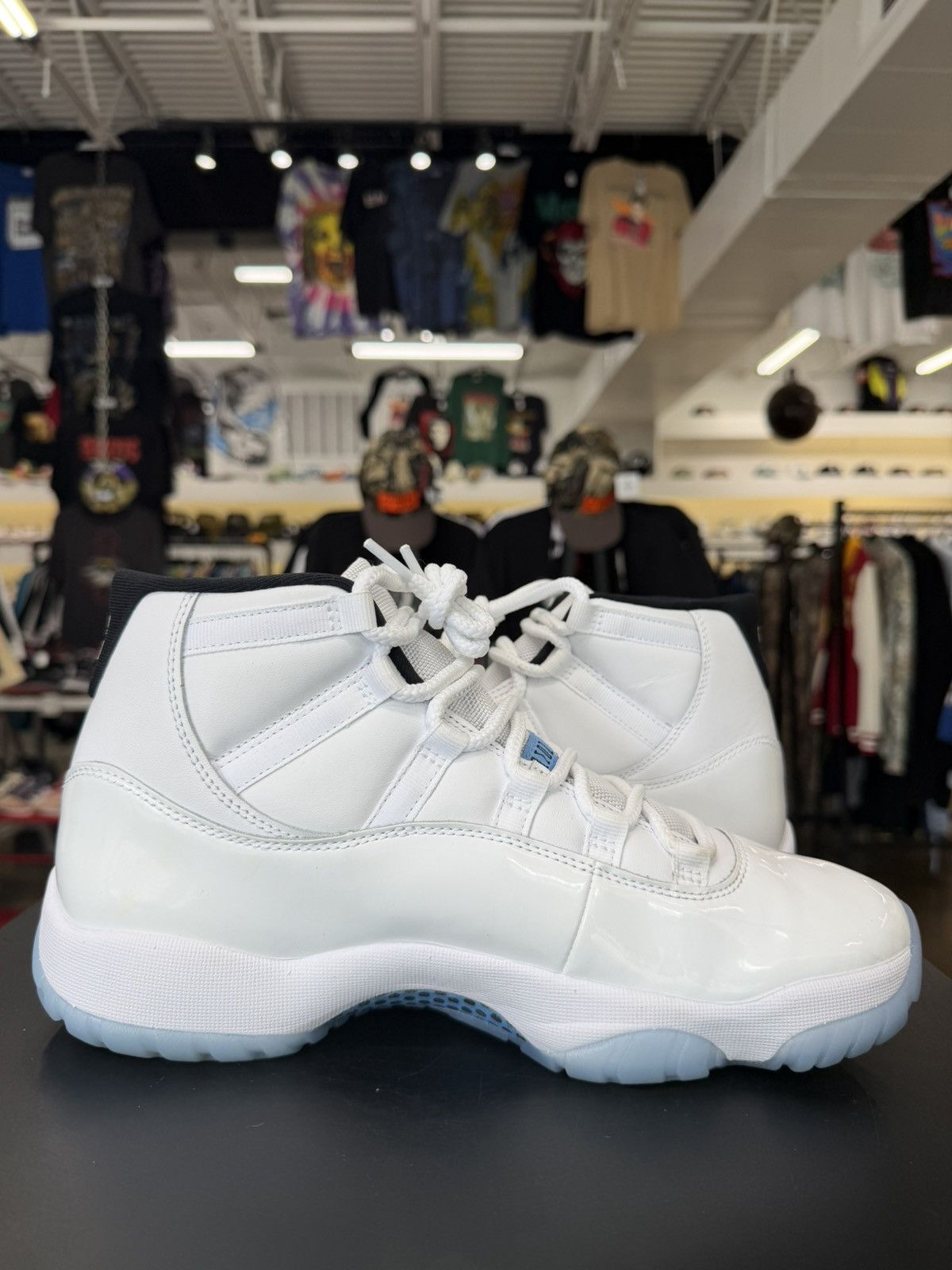 Jordan Brand Jordan 11 Legend Blue Colombia Size 10 (2024) Size US 10 / EU 43 - 3 Thumbnail