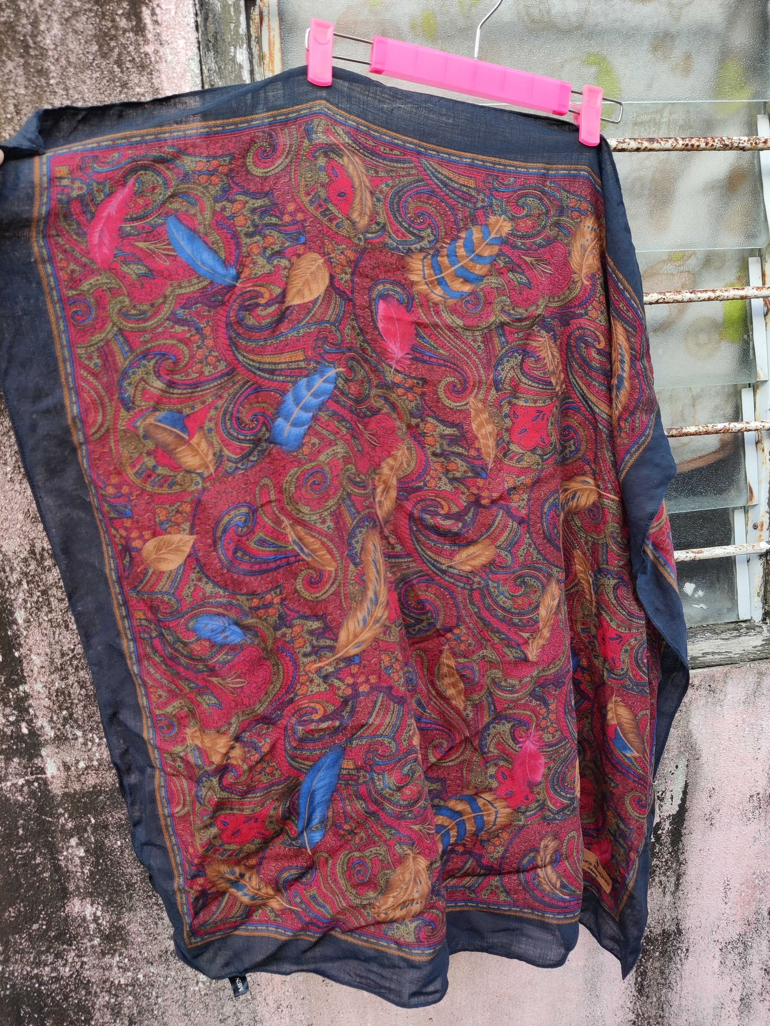 Laura Biagiotti × Vintage Vintage Laura Biagiotti Mare Feather Scarves Size ONE SIZE - 2 Thumbnail