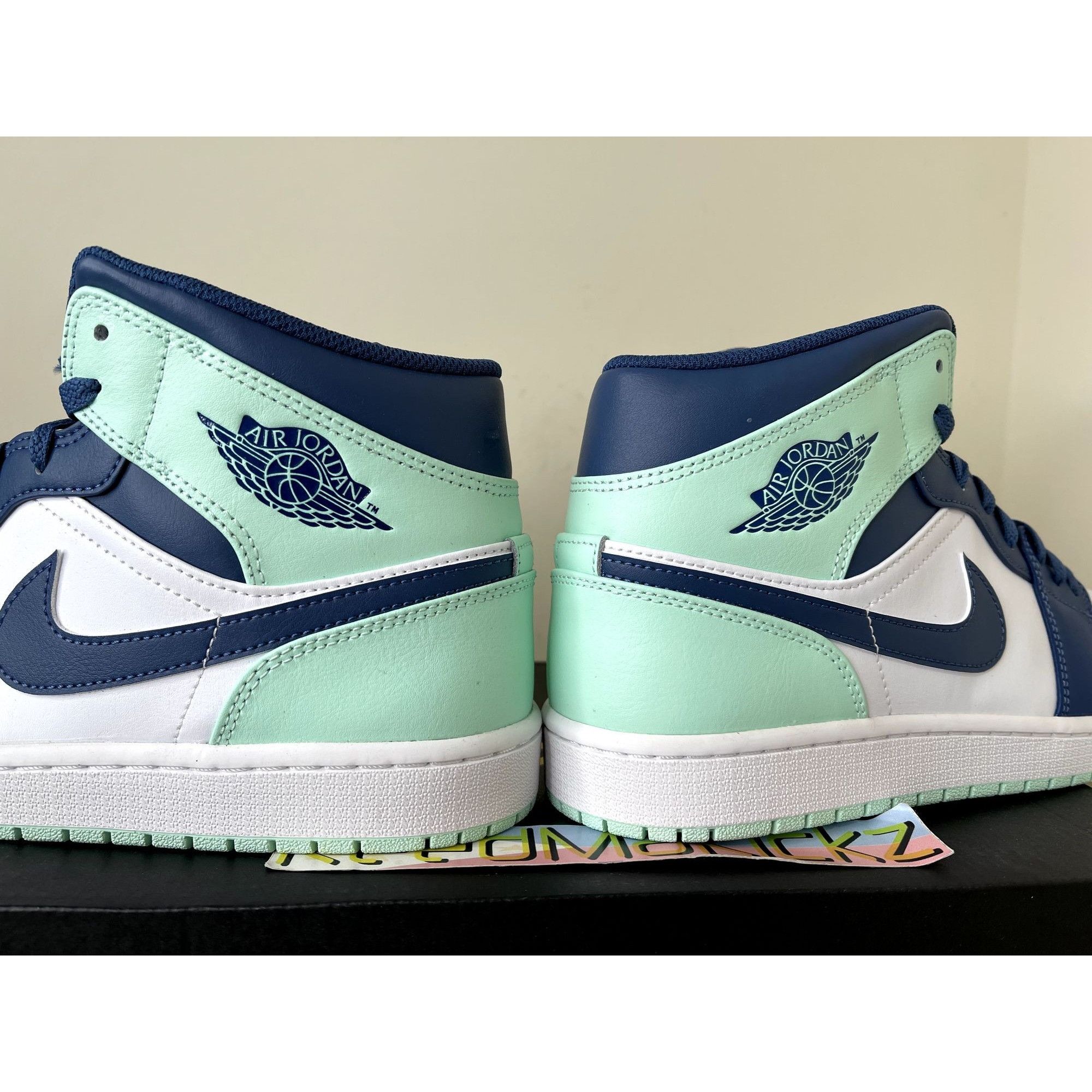 Jordan Brand Jordan 1 MID Mint Foam Mystic Navy Mens 8.5us Size US 8.5 / EU 41-42 - 5 Thumbnail