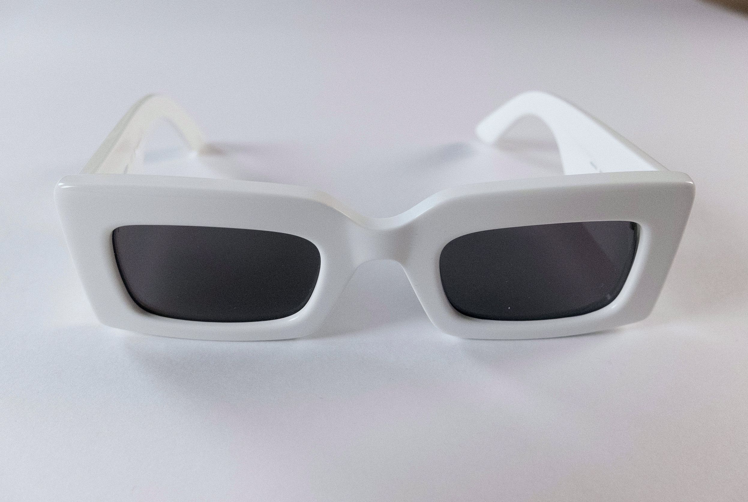 Alexander McQueen ALEXANDER MCQUEEN white rectangle frame bold sunglasses Size ONE SIZE - 4 Thumbnail