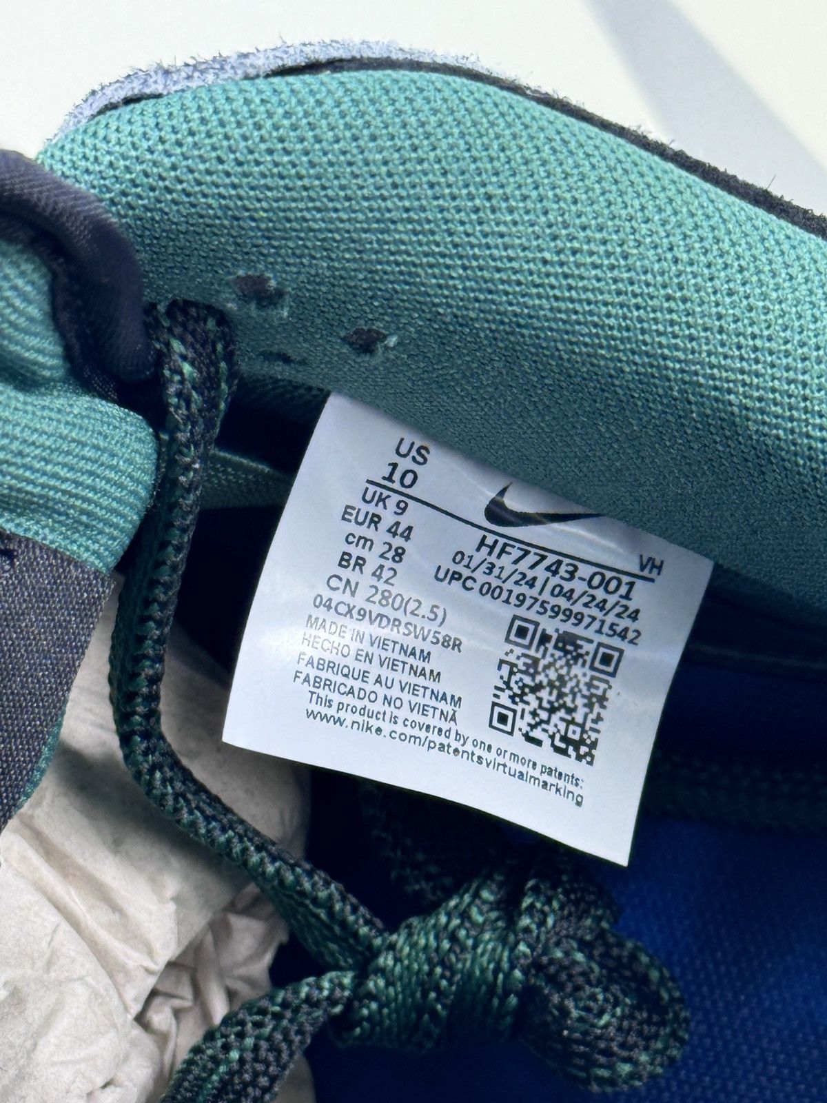 Nike NIKE SB DUNK LOW SNEAKERS Size US 10 / EU 43 - 15 Thumbnail