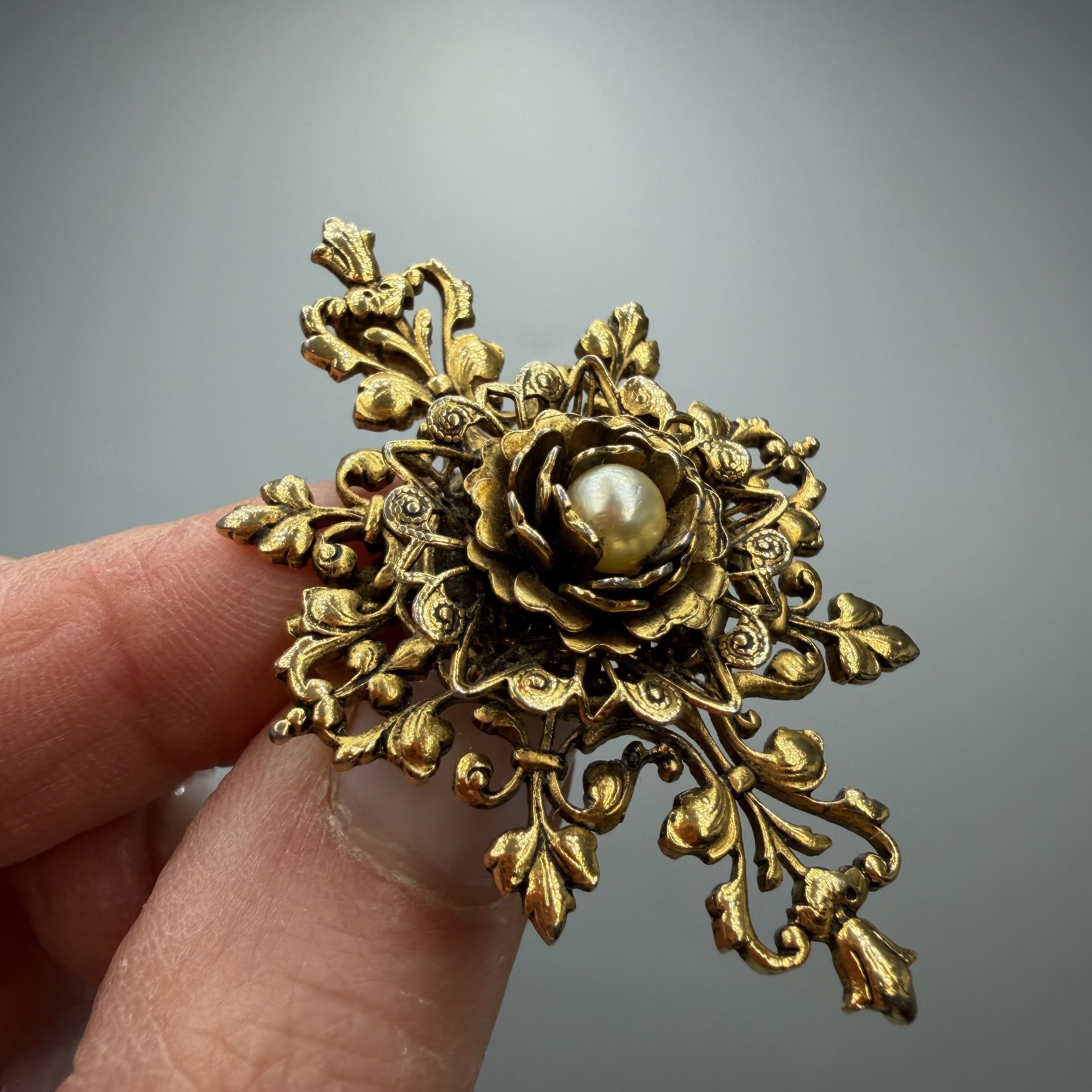 Vintage Vintage Baroque Pearl Brooch Gold Tone Antique pin Size ONE SIZE - 3 Thumbnail