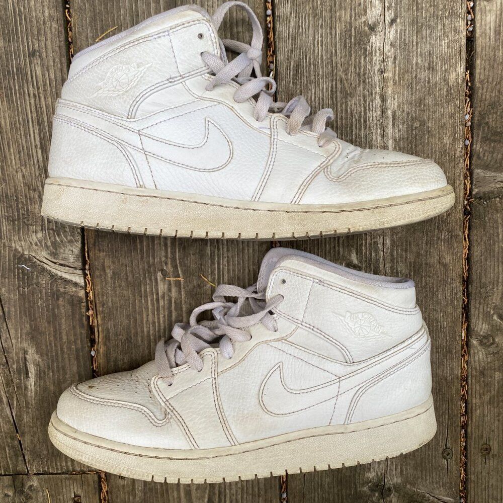 Jordan Brand Nike Air Jordan 1 Mid Triple White Size 6.5 Size US 6.5 / EU 39-40 - 3 Thumbnail