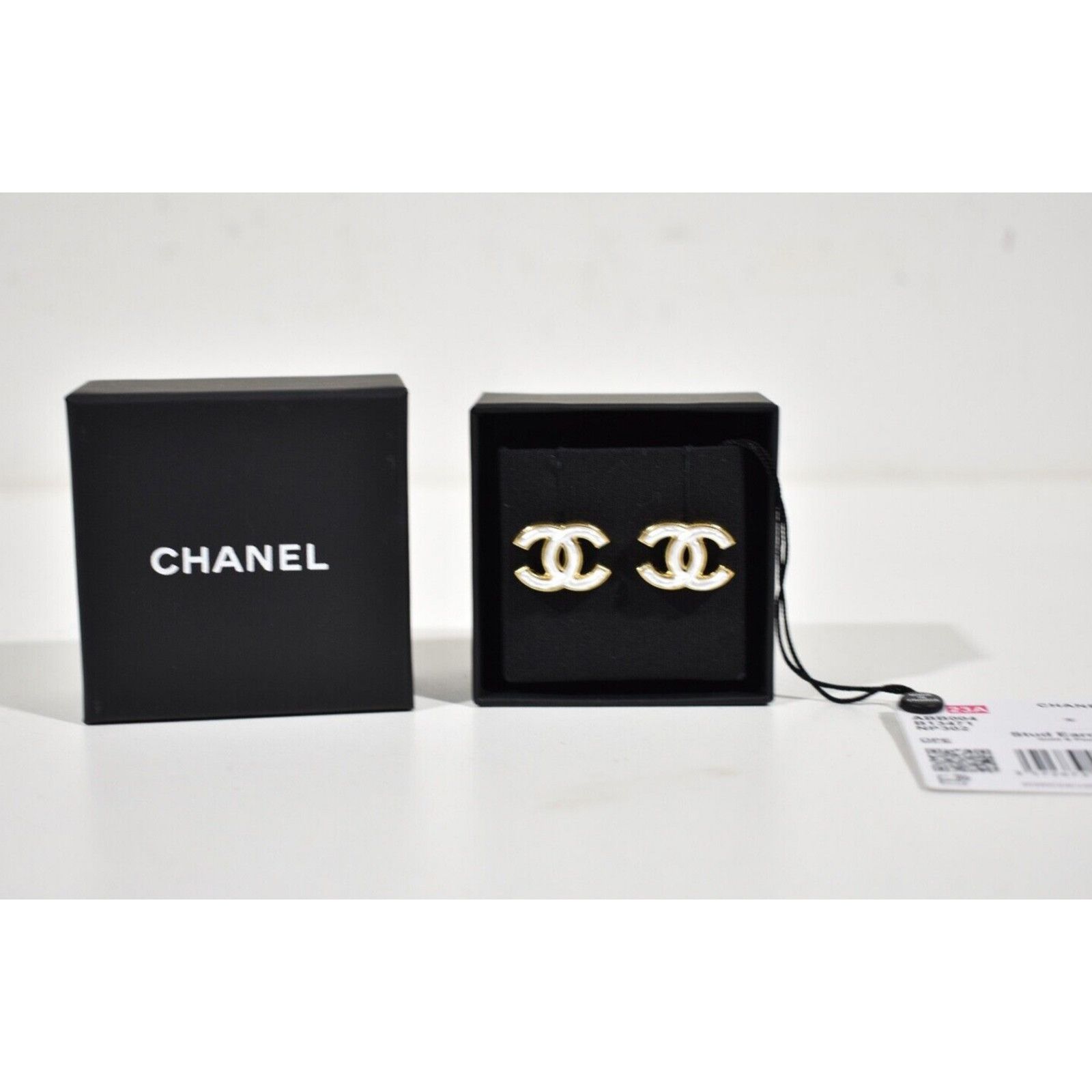 Chanel Chanel Gold Pearl White Interlocking Statement Stud Earrings Size ONE SIZE - 3 Thumbnail
