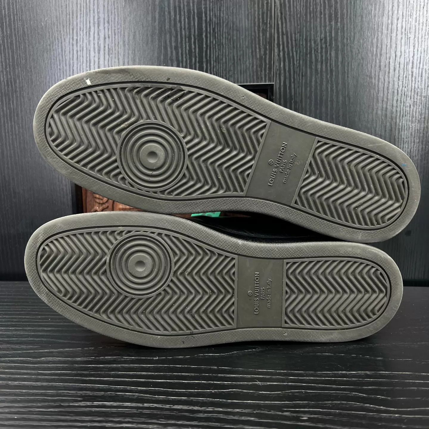 Louis Vuitton LV Rivoli Black Monogram Sneaker US8/EU42 Size US 9 / EU 42 - 6 Thumbnail