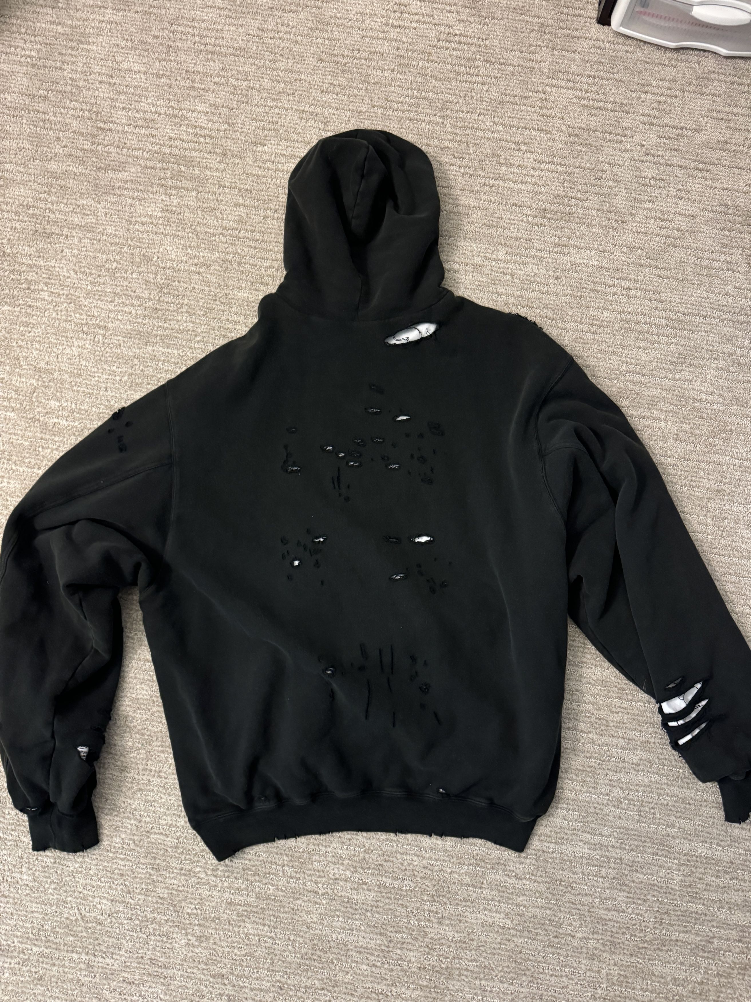 Balenciaga Balenciaga Caps Destroyed Hoodie Cotton Black Oversized XXS Size US XXS / EU 40 - 3 Thumbnail