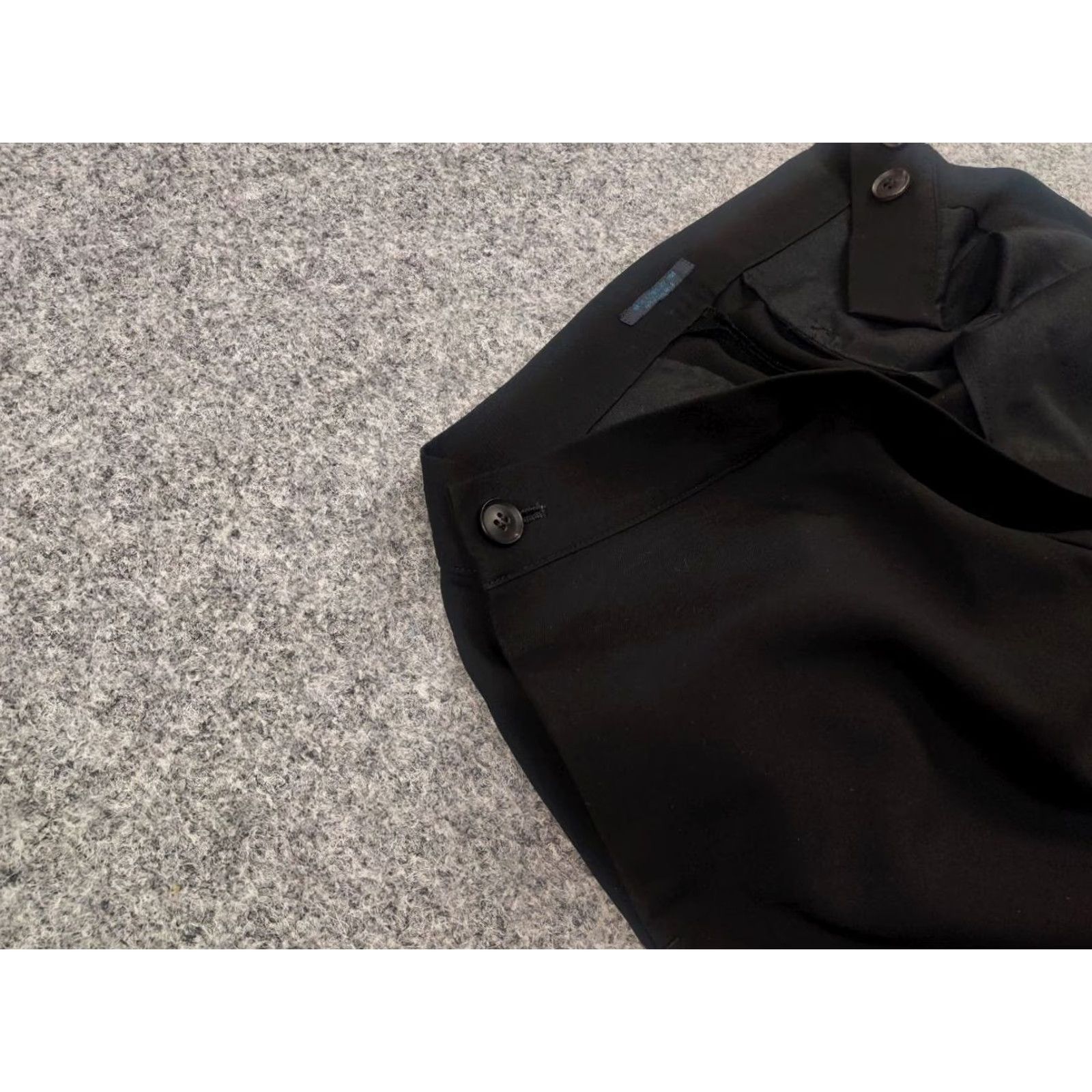 Yohji Yamamoto Yohji Yamamoto Y's Regulation Laine Wool Womens Pocket Buttons Tuck Shorts Size 28" / US 6 / IT 42 - 6 Thumbnail