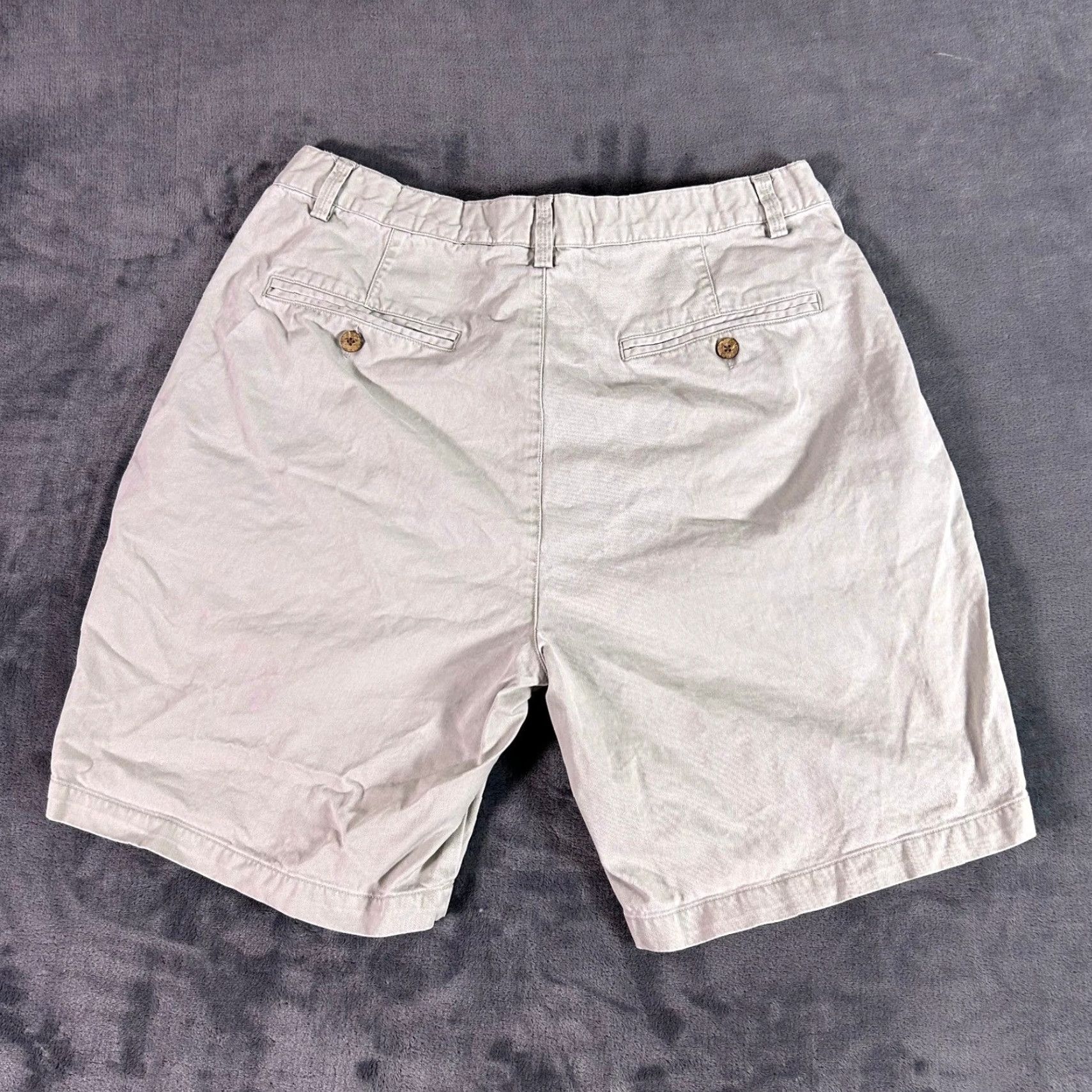 Tommy Bahama Tommy Bahama Shorts Mens Pleated Relaxed Fit Cotton Khaki Beige 35 Casual Chino Pocket Slah? Size US 35 - 2 Thumbnail