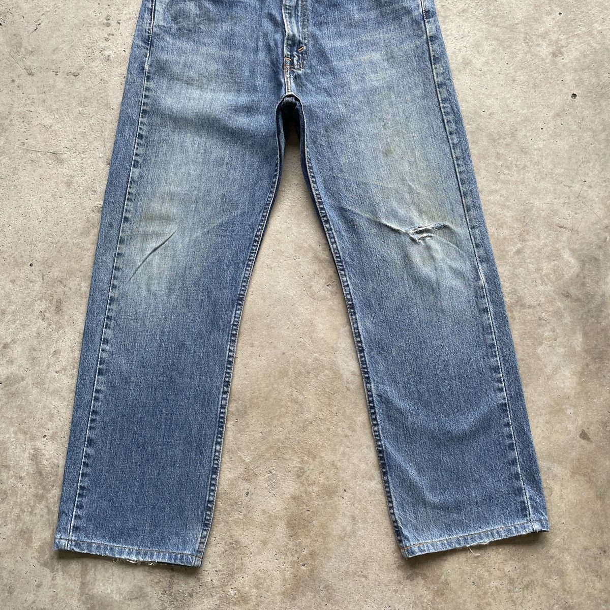 Jean × Levi's Vintage Clothing × Vintage Vintage Levi’s 519 Distressed Jeans Denim Pants Faded W32x29 Size US 32 / EU 48 - 4 Thumbnail