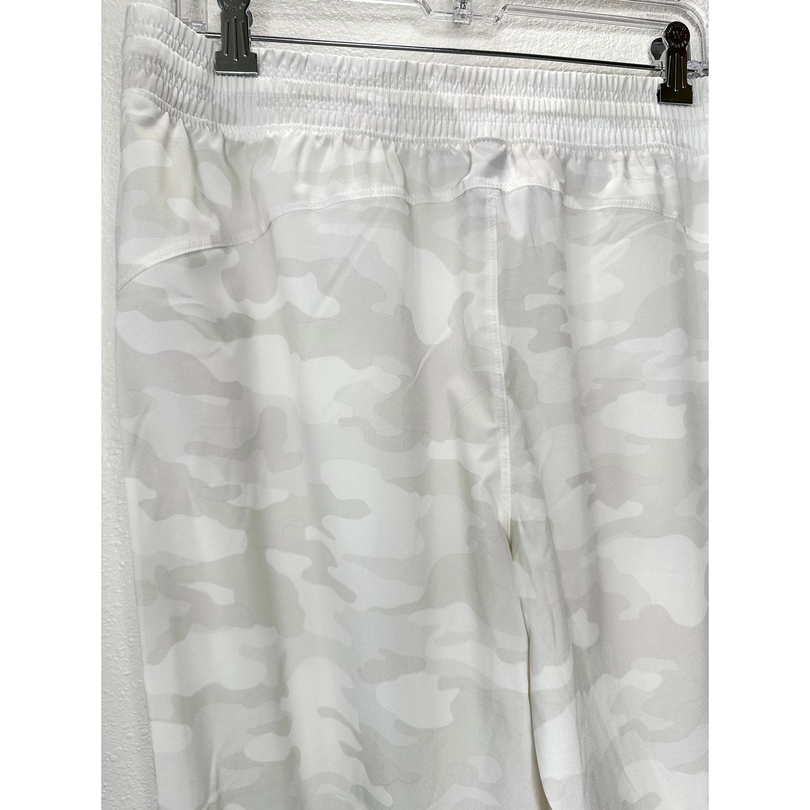 Other GapFit Ivory Green Army Camo Print Tie Waist Jogger Pant L Size 34" / US 12 / IT 48 - 9 Thumbnail