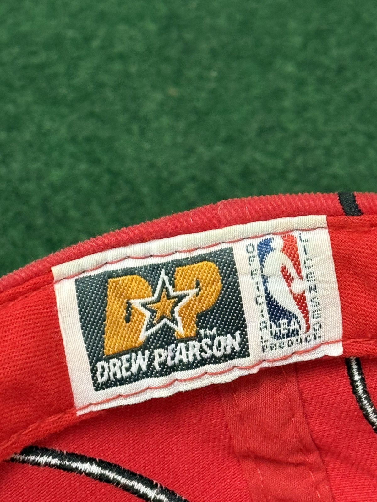 Drew Pearson Vintage Drew Pearson Chicago Bulls Swirl Snapback Hat Size ONE SIZE - 6 Thumbnail