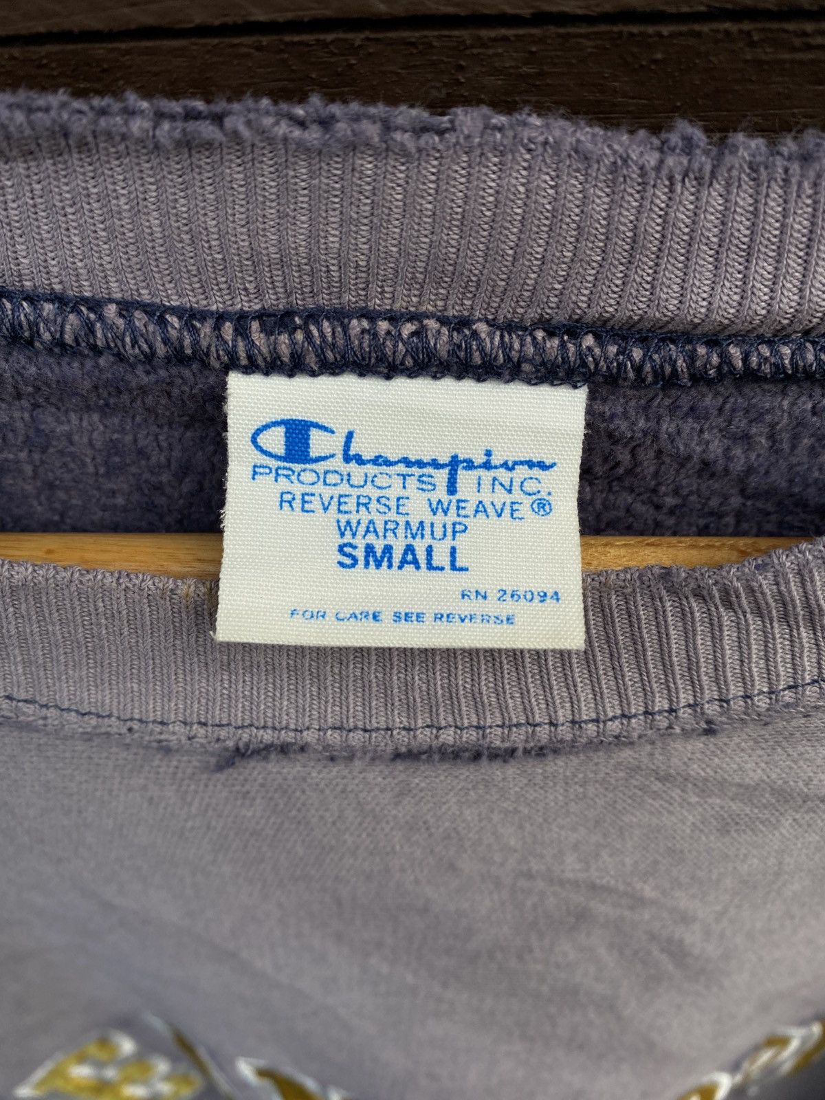 Champion × Vintage Champion distressed vintage Size US L / EU 52-54 / 3 - 2 Thumbnail