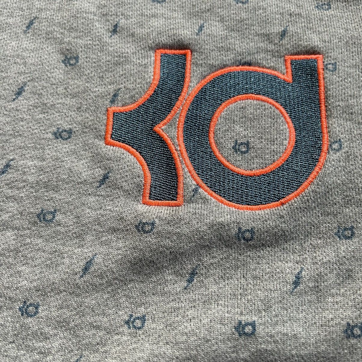 Nike KD KEViN DURANT MONOGRAM CREWNECK SWEATSHiRT OKC THUNDER Size US M / EU 48-50 / 2 - 3 Thumbnail