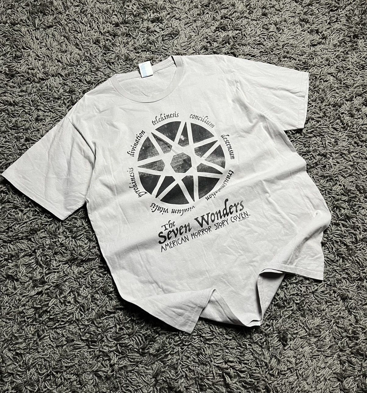Band Tees American Horror Story: Coven "The Seven Wonders" Graphic Tee Size US L / EU 52-54 / 3 - 1 Thumbnail