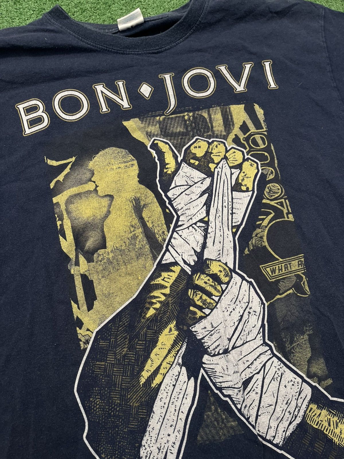 Band Tees × Bon Jovi × Vintage Bon Jovi Tour Tee Vintage Merch Size US L / EU 52-54 / 3 - 3 Thumbnail